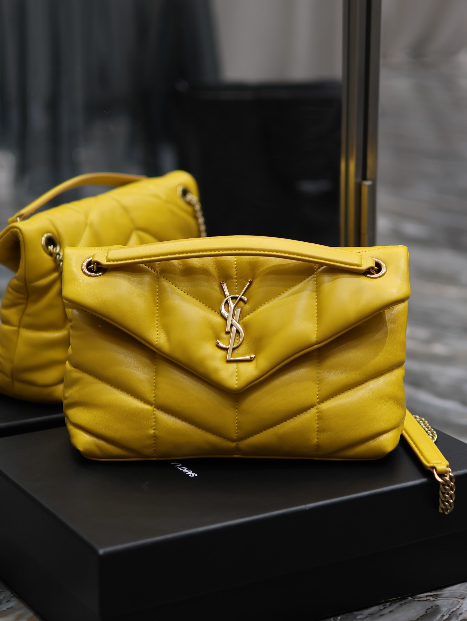 TOP Yves Saint Laurent YSL LouLou Bags Medium - Yellow