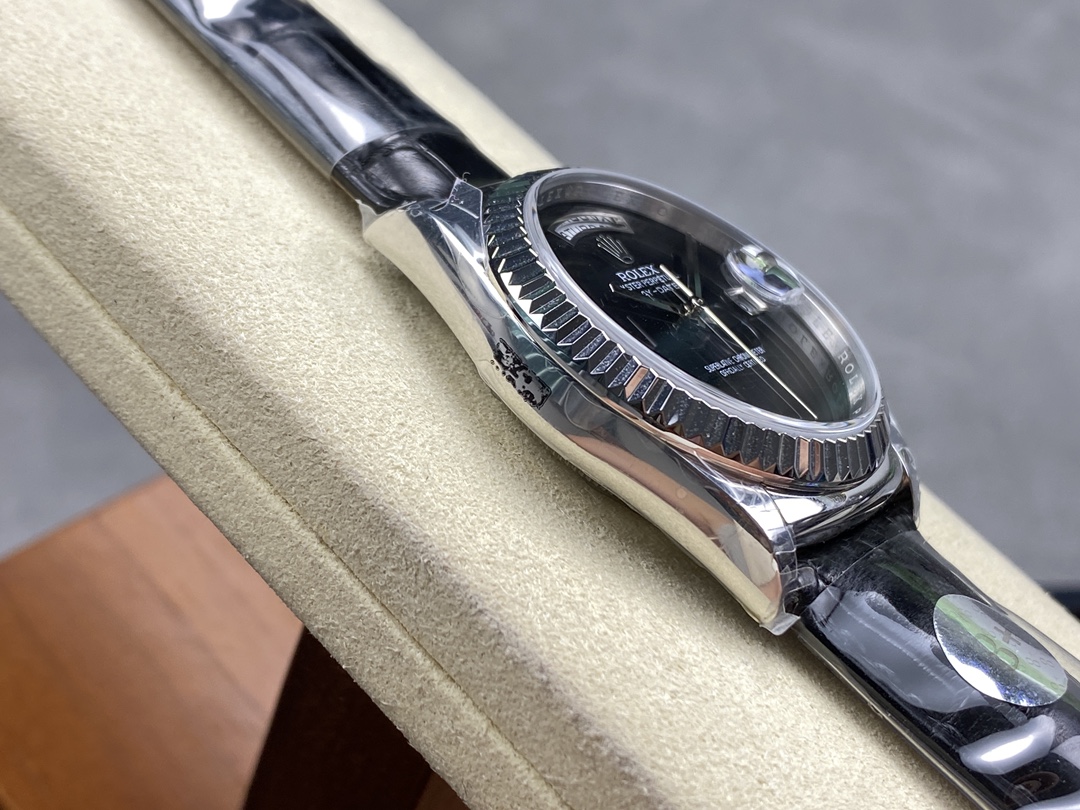 TOP ROLEX  Day-Date Sliver Bezel Watch 36mm - Black