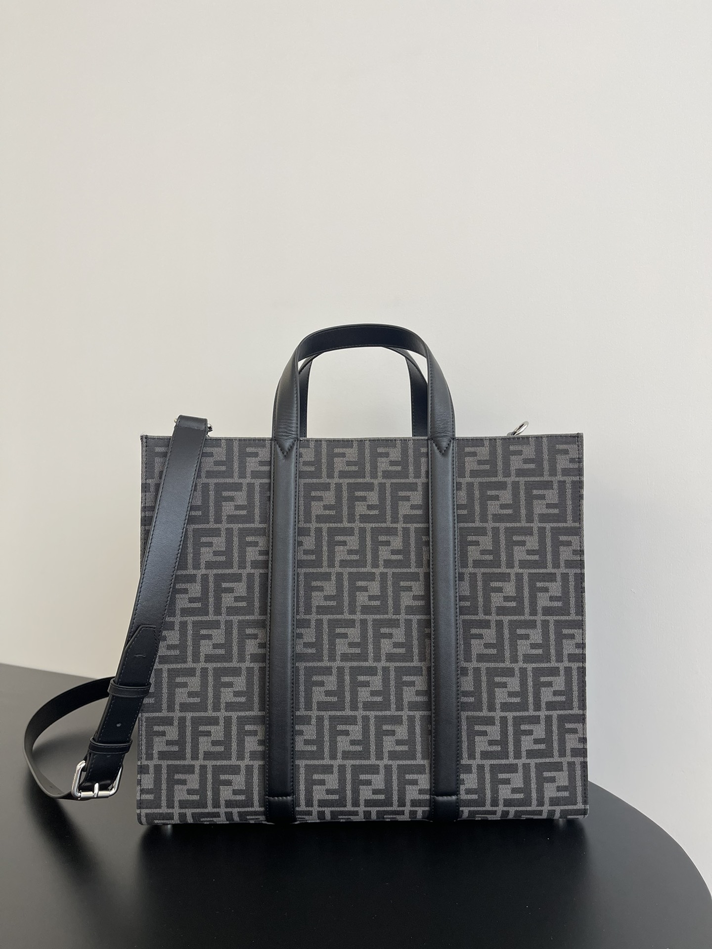 TOP FENDI Men's Large Capacity Tote Bag 41x35x19cm - 2 Color