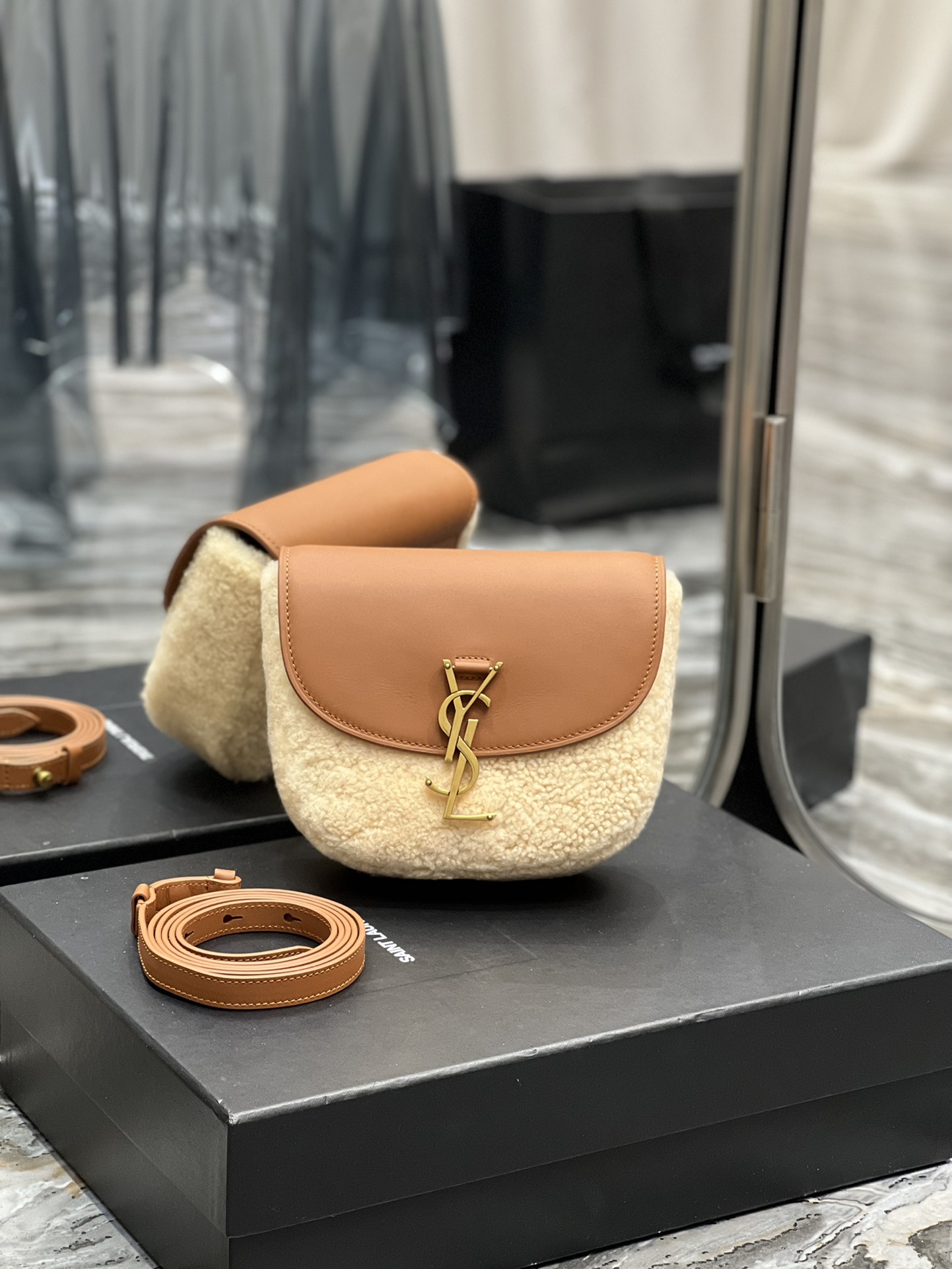 TOP Yves Saint Laurent YSL 𝐊𝐚𝐢𝐚 𝐒𝐦𝐚𝐥𝐥 Lamb Wool With Cowhide Bag