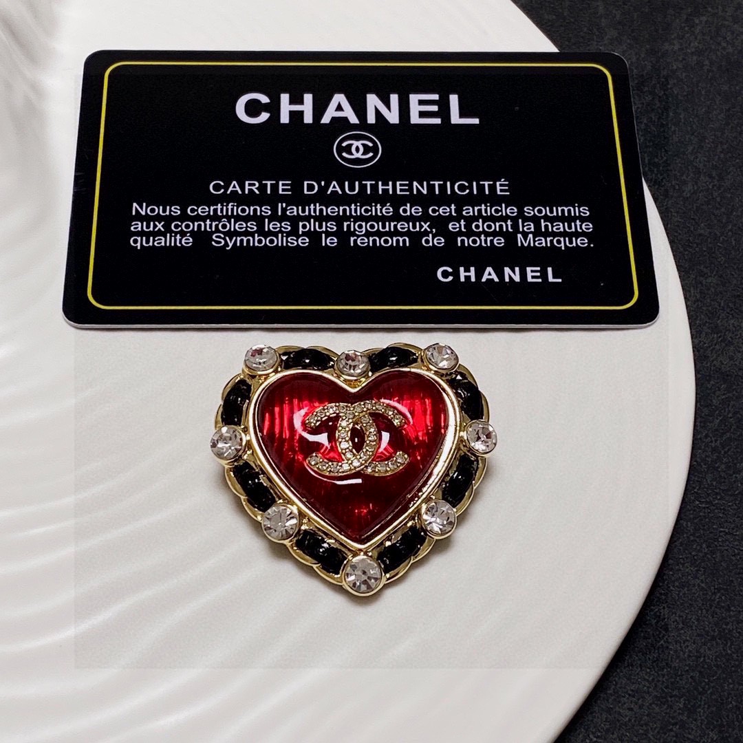TOP CHANEL Heart Brooch-Red