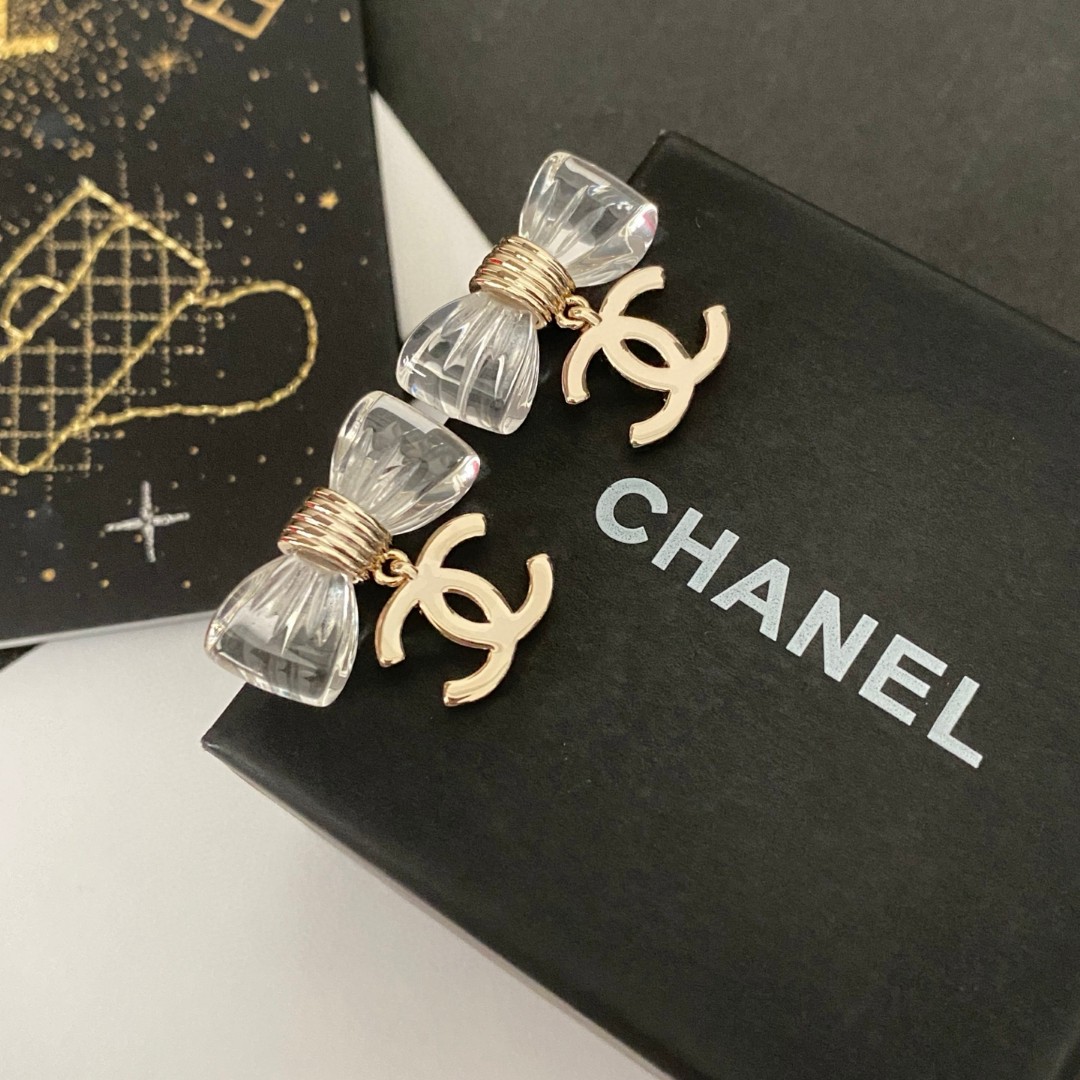 TOP CHANEL Bow Earrings- Gold