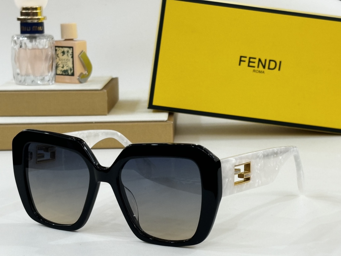 TOP FENDI Sunglasses - 4 Color