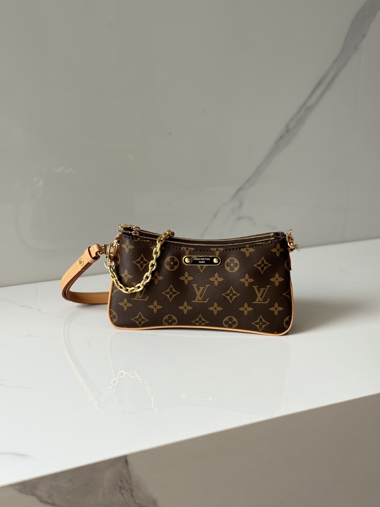 TOP Louis Vuitton LV Liv Pochette Bag 9.6 x 5.3 x 2.6cm - Monogram