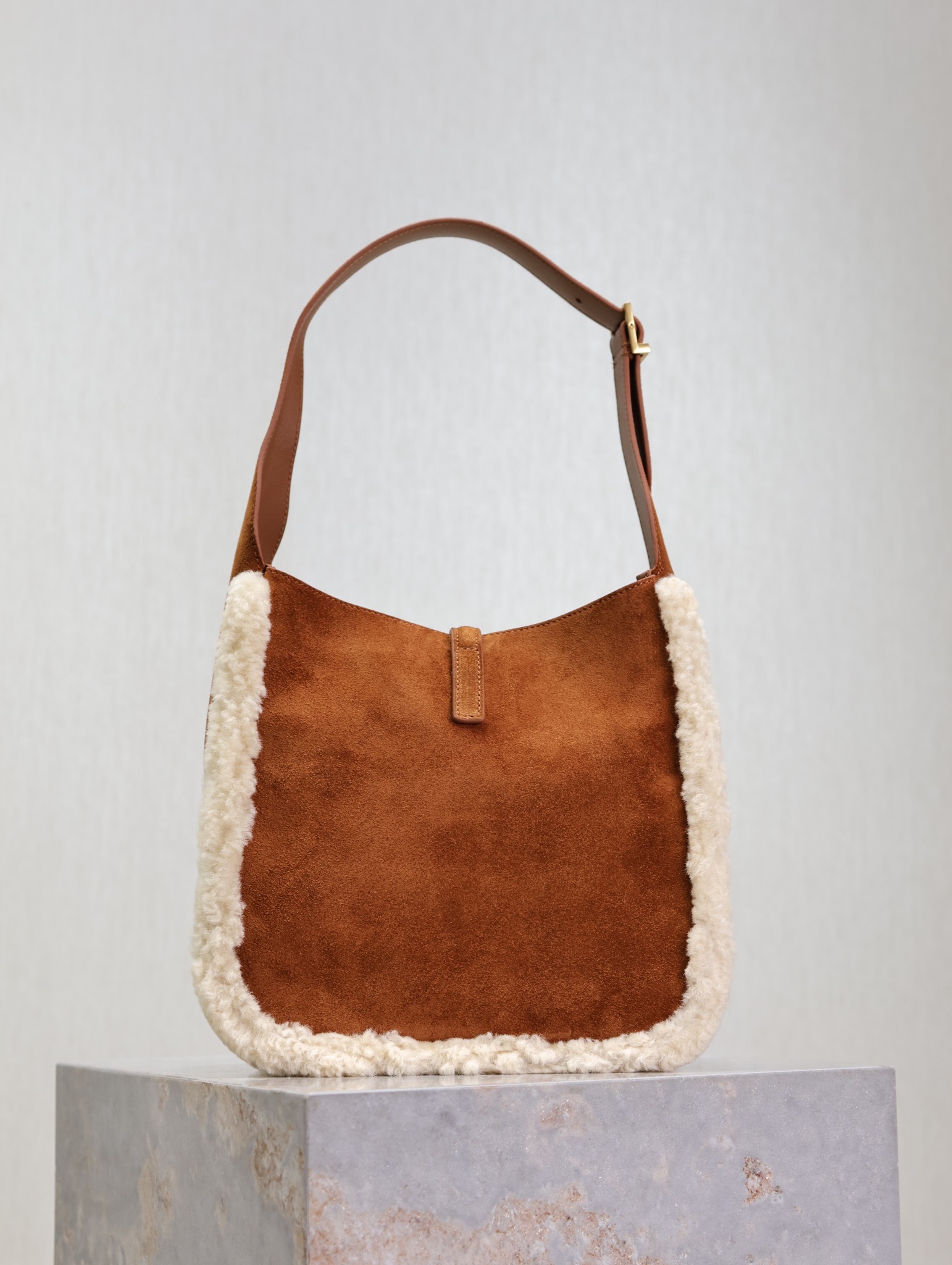 TOP Yves Saint Laurent YSL Le 5A7 Suede with Lambswool Hobo Bag 23×22×8.5cm - Brown