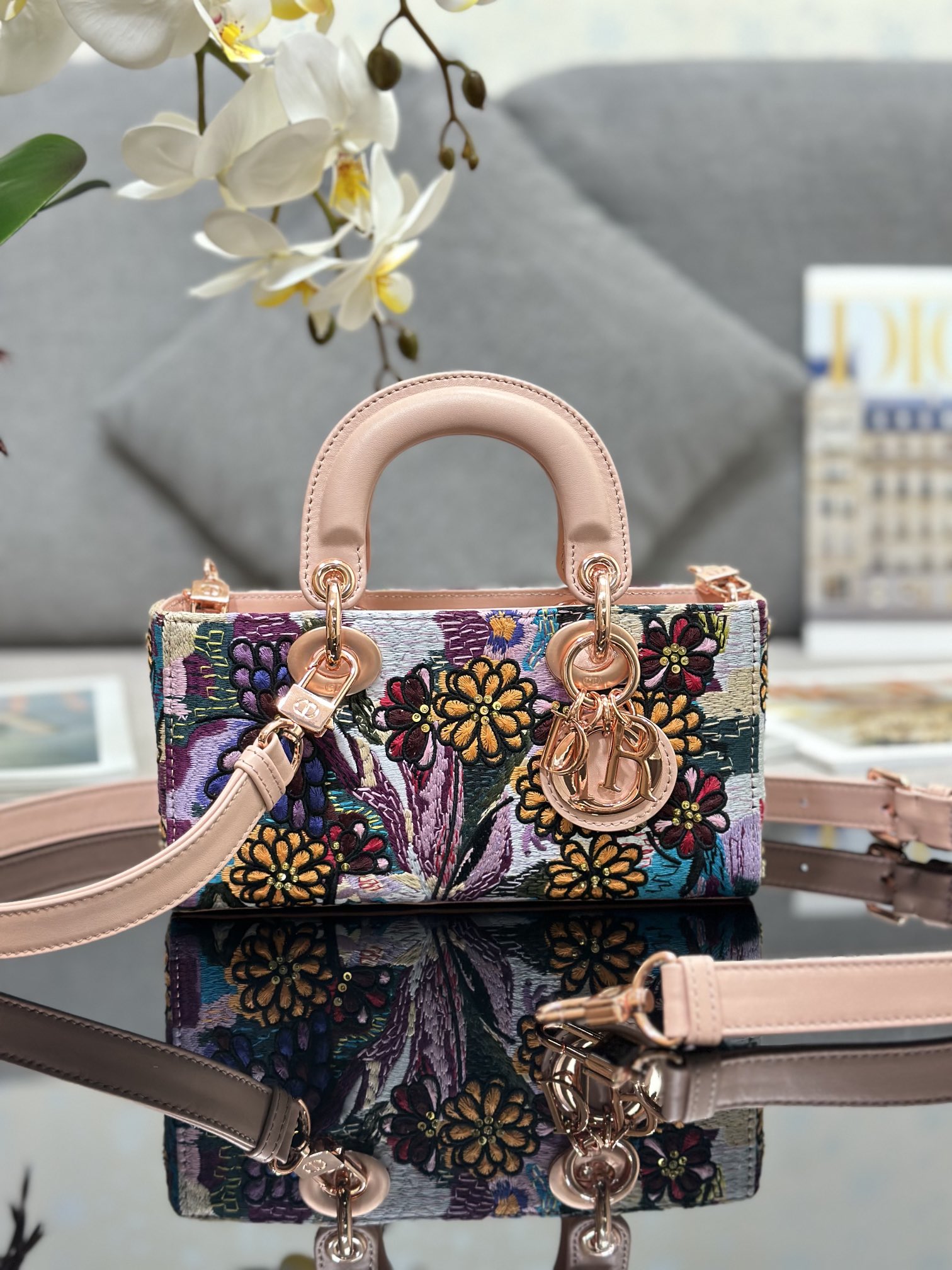 TOP Christian Dior Embroidery Lady D-Joy Bag 26x13.5x5cm - 2 Colors