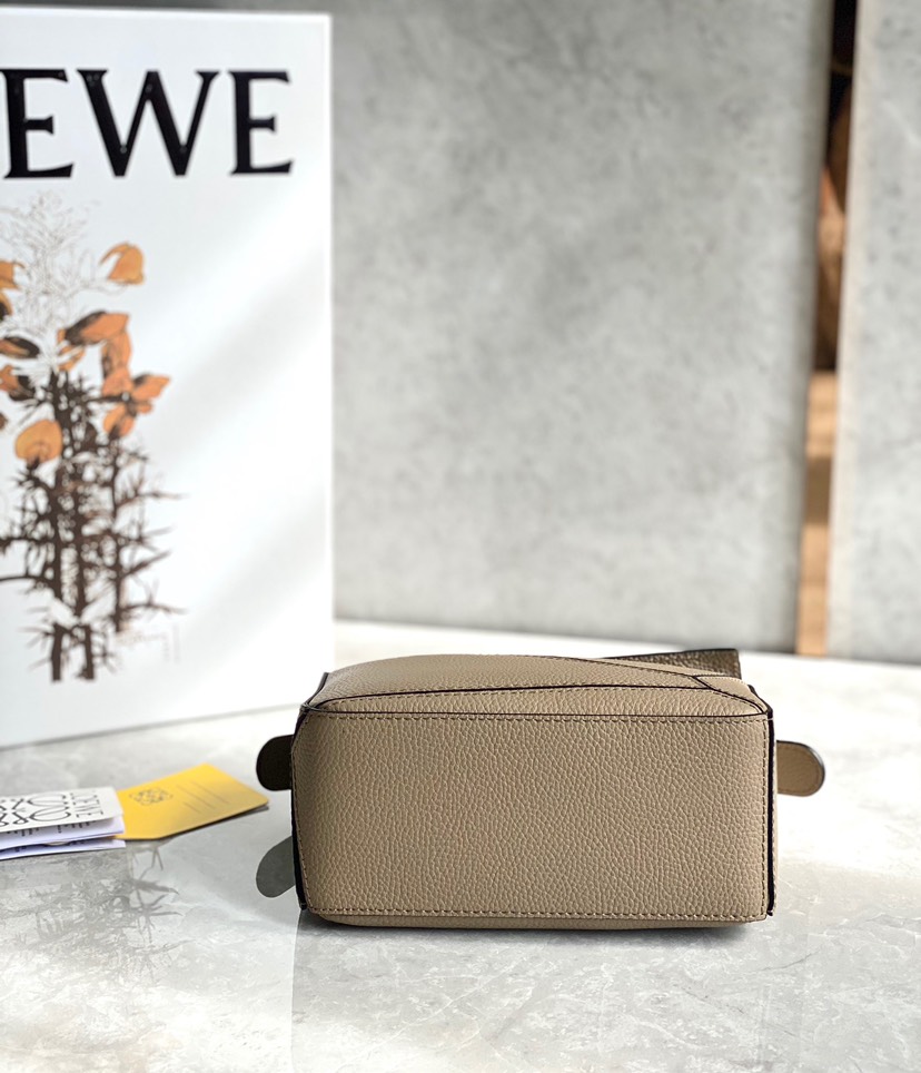 Loewe Mini Puzzle Light-brown(Replica)