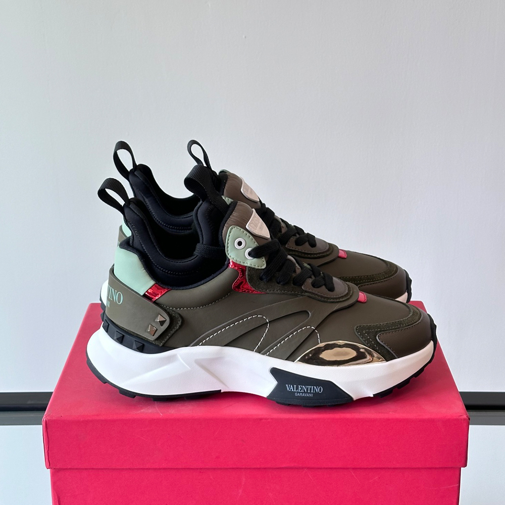 Valentino Garavani Leather Lace-Up Sneakers (Replica)