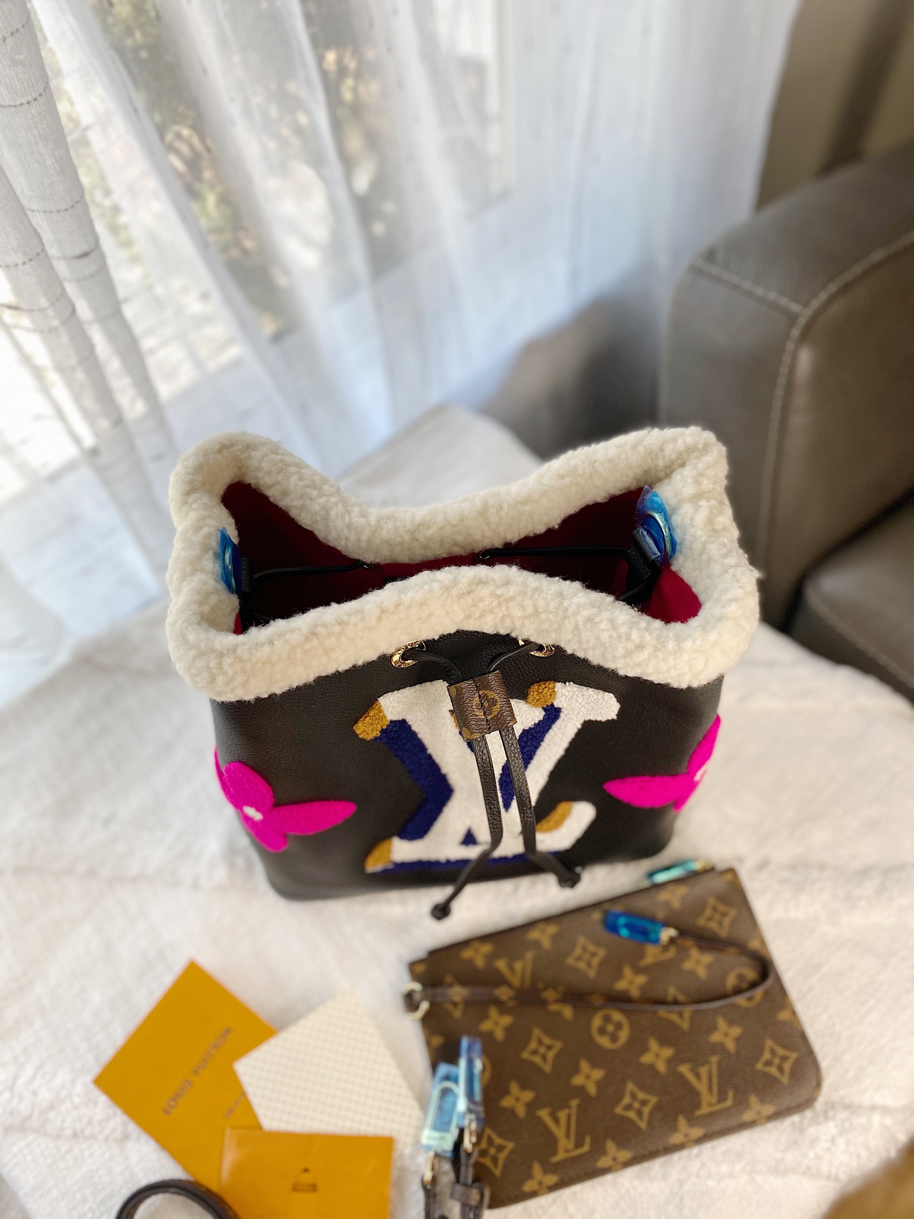 TOP Louis Vuitton LV Noe Bag 26×17×25CM-Black