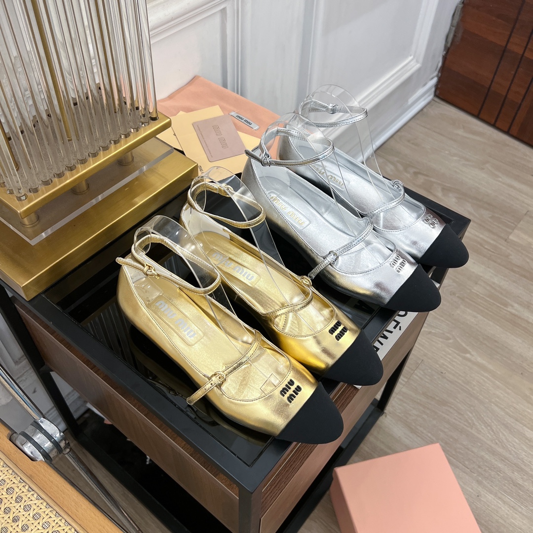 TOP Miu Miu Flats - 2 Color