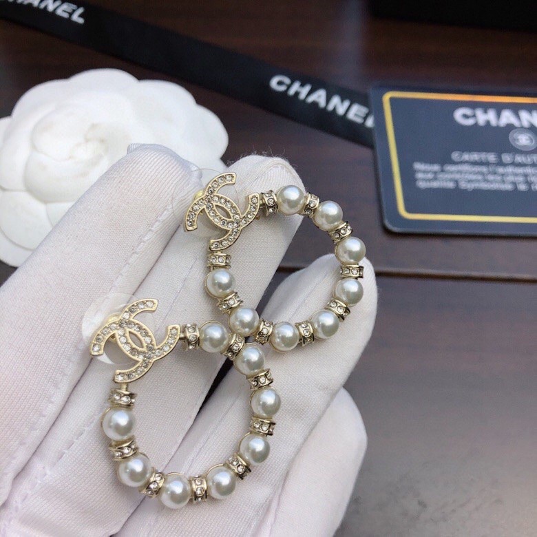 TOP CHANEL Double C Pearl Hoop Earrings