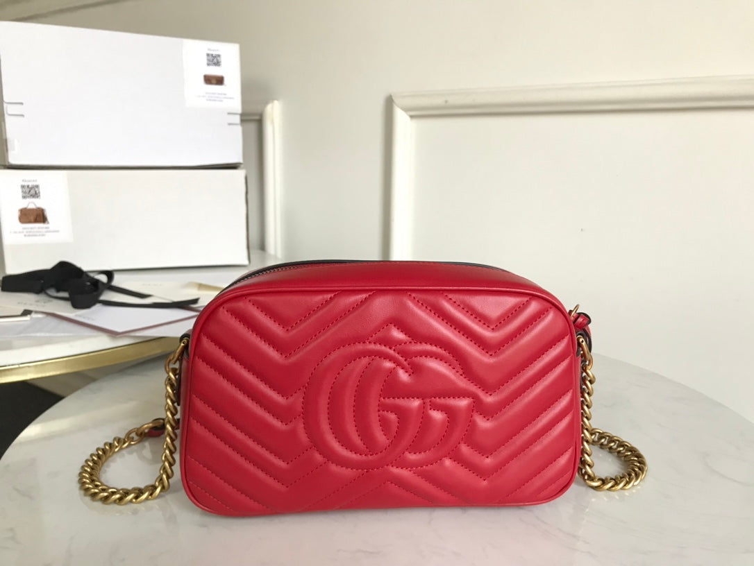 TOP GUCCI GG Marmont Small Matelasse Shoulder Bag - Red