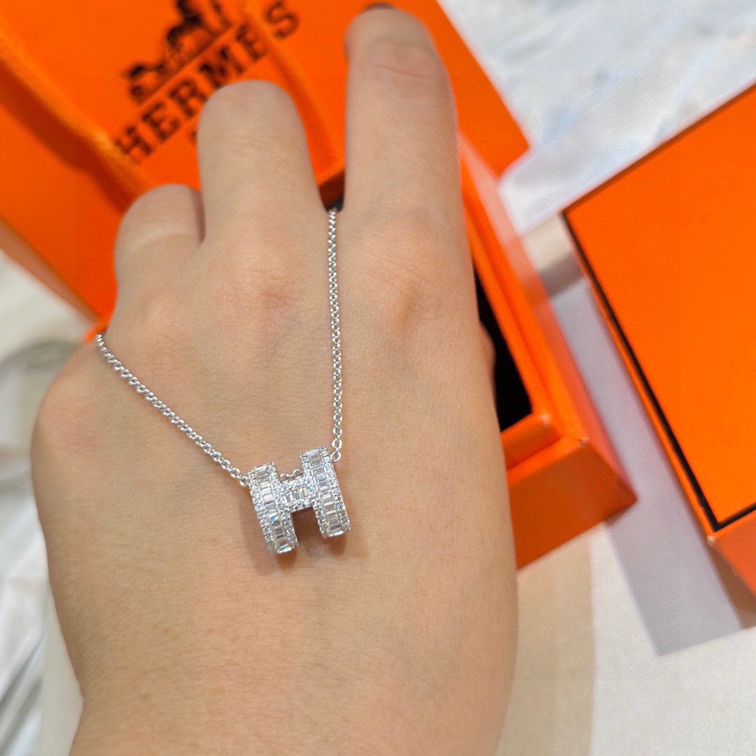 TOP HERMES H Necklace