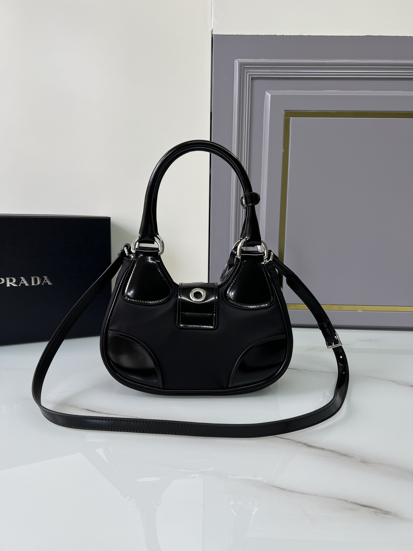 TOP PRADA Moon Bag Nylon/Glossy Cowhide 22.5x16x7.5cm - Black