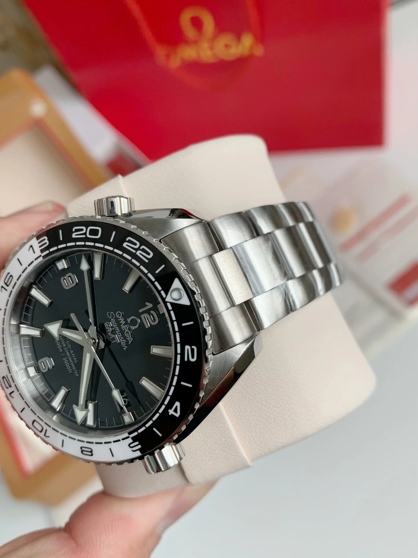 AAAWatch Men GMT Automatic Dive Watch Black Dial Black White Ceramic Bezel Stainless Steel Bracelet Transparent Case Back 600M Waterproof Mechanical Wristwatch