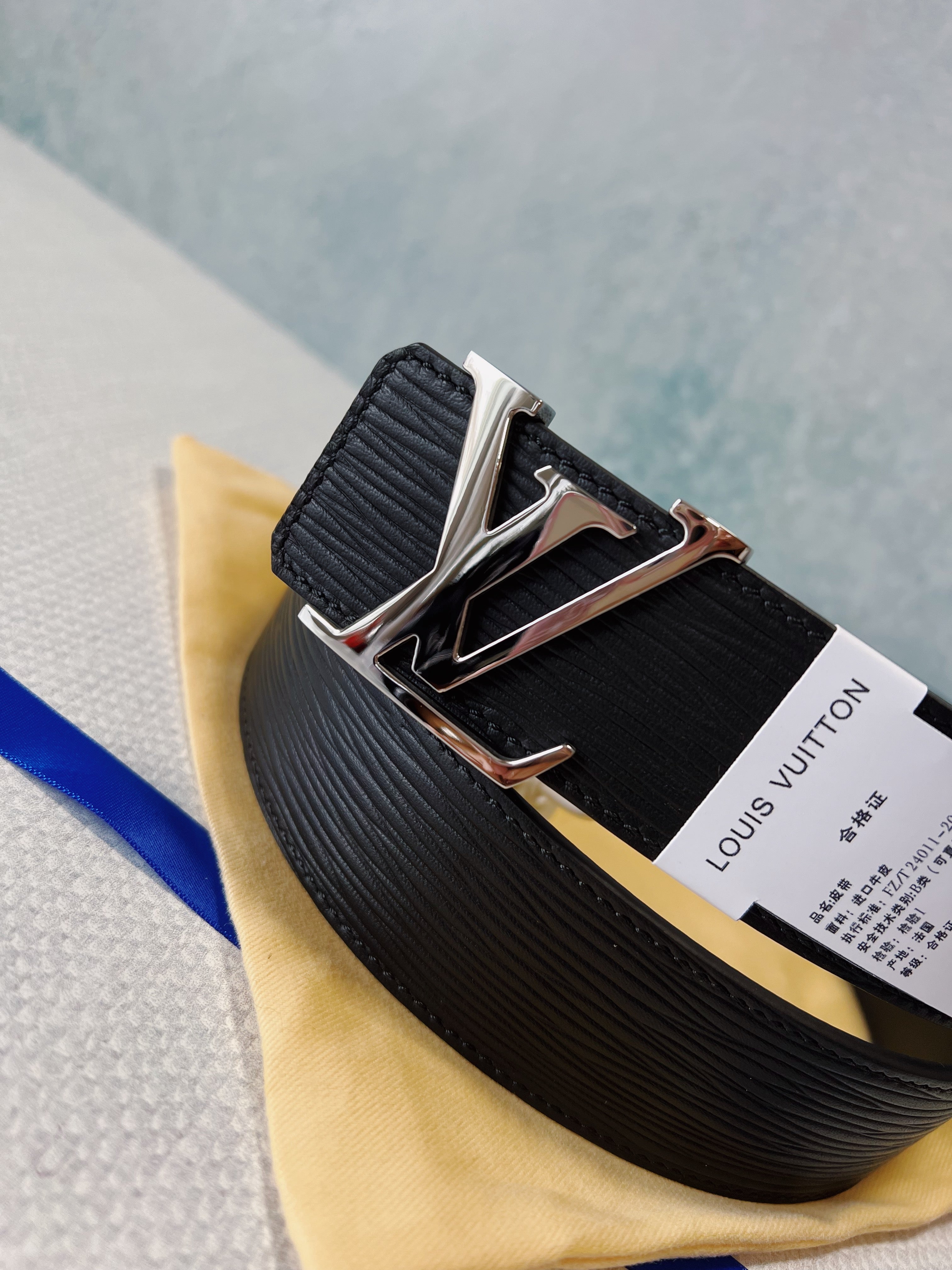 TOP Louis Vuitton LV L*V Epi Leather Belt - Black w SHW