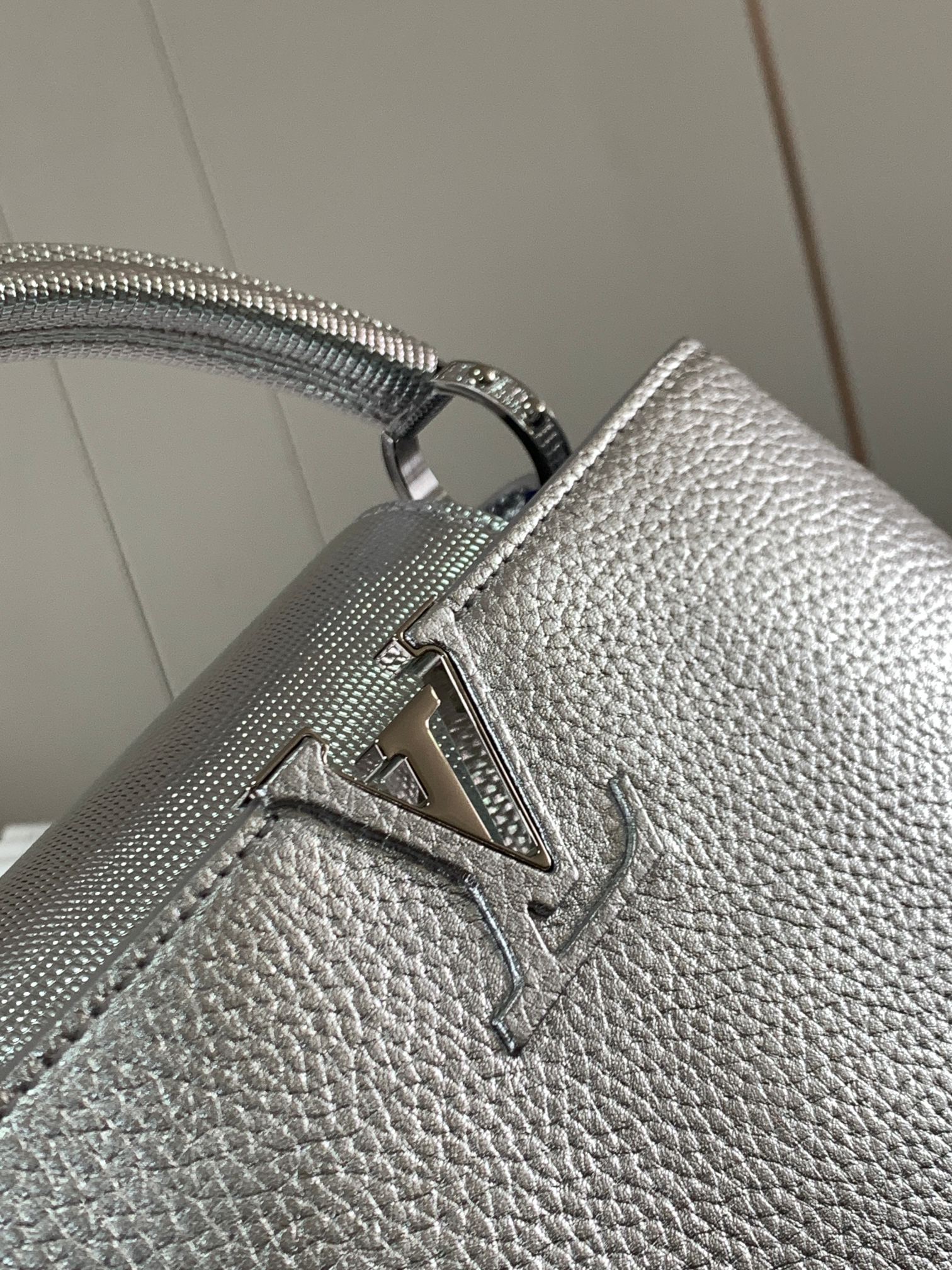 TOP Louis Vuitton LV Capucines Bag 26.5x17.5x9cm/31.5x20x11cm - Sliver