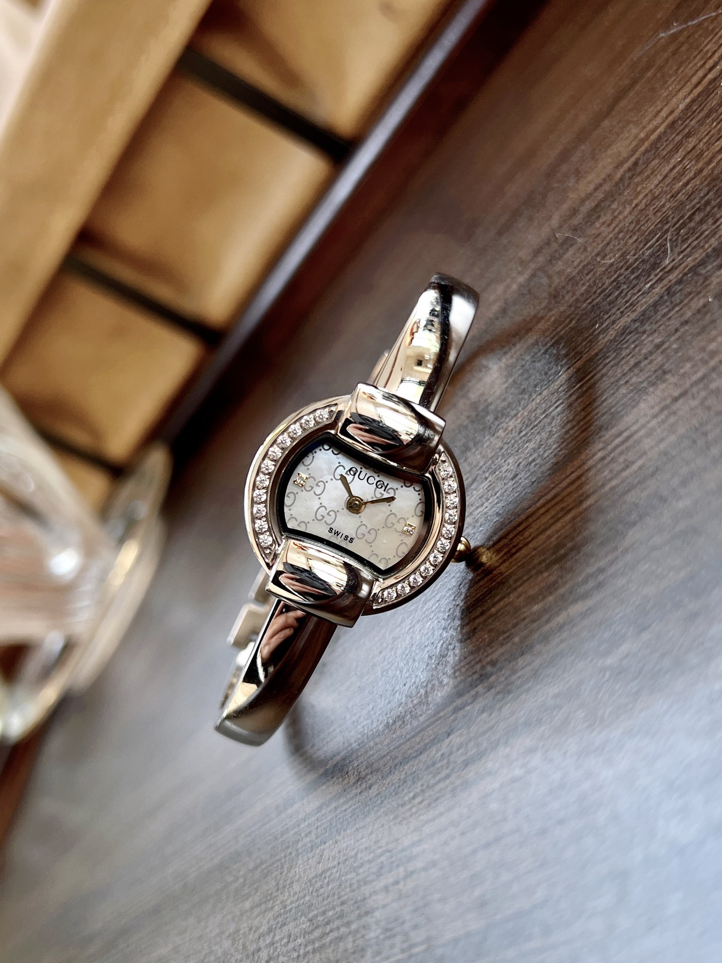 TOP GUCCI  Watch 25mm - 3 Colors