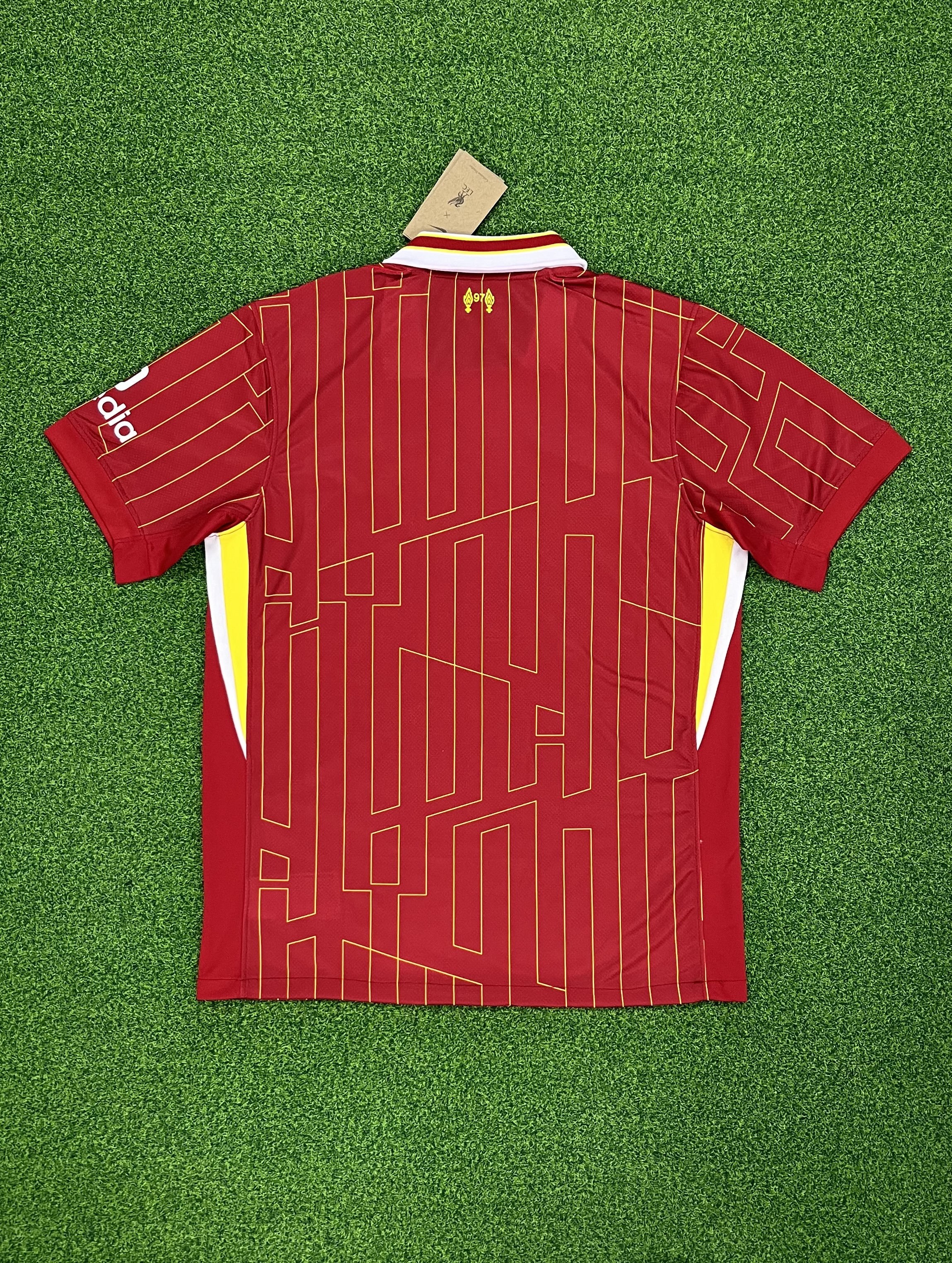 2425 Liverpool home  jersey.Player embroidery version