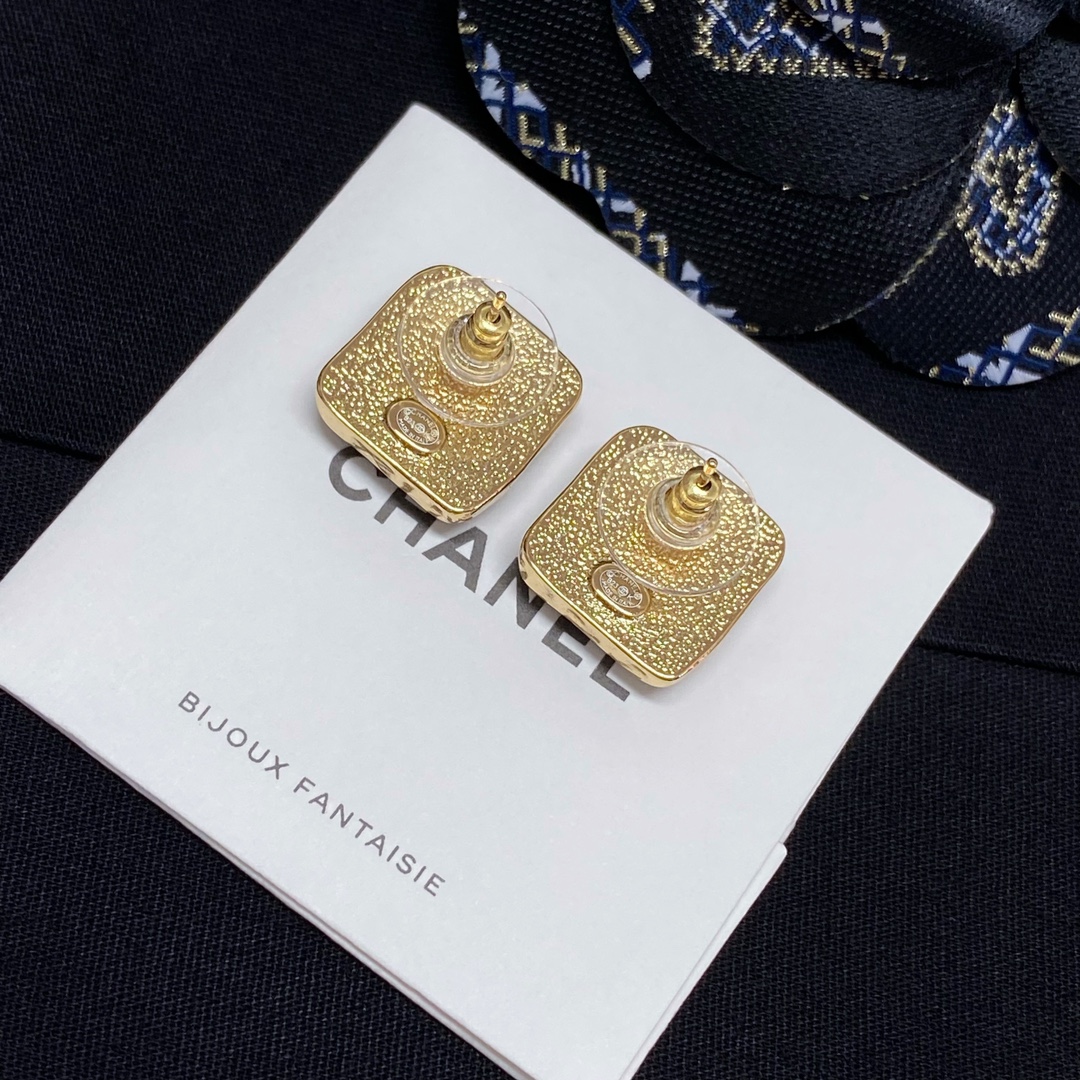 TOP CHANEL Black Gold Sugar Cube Earrings