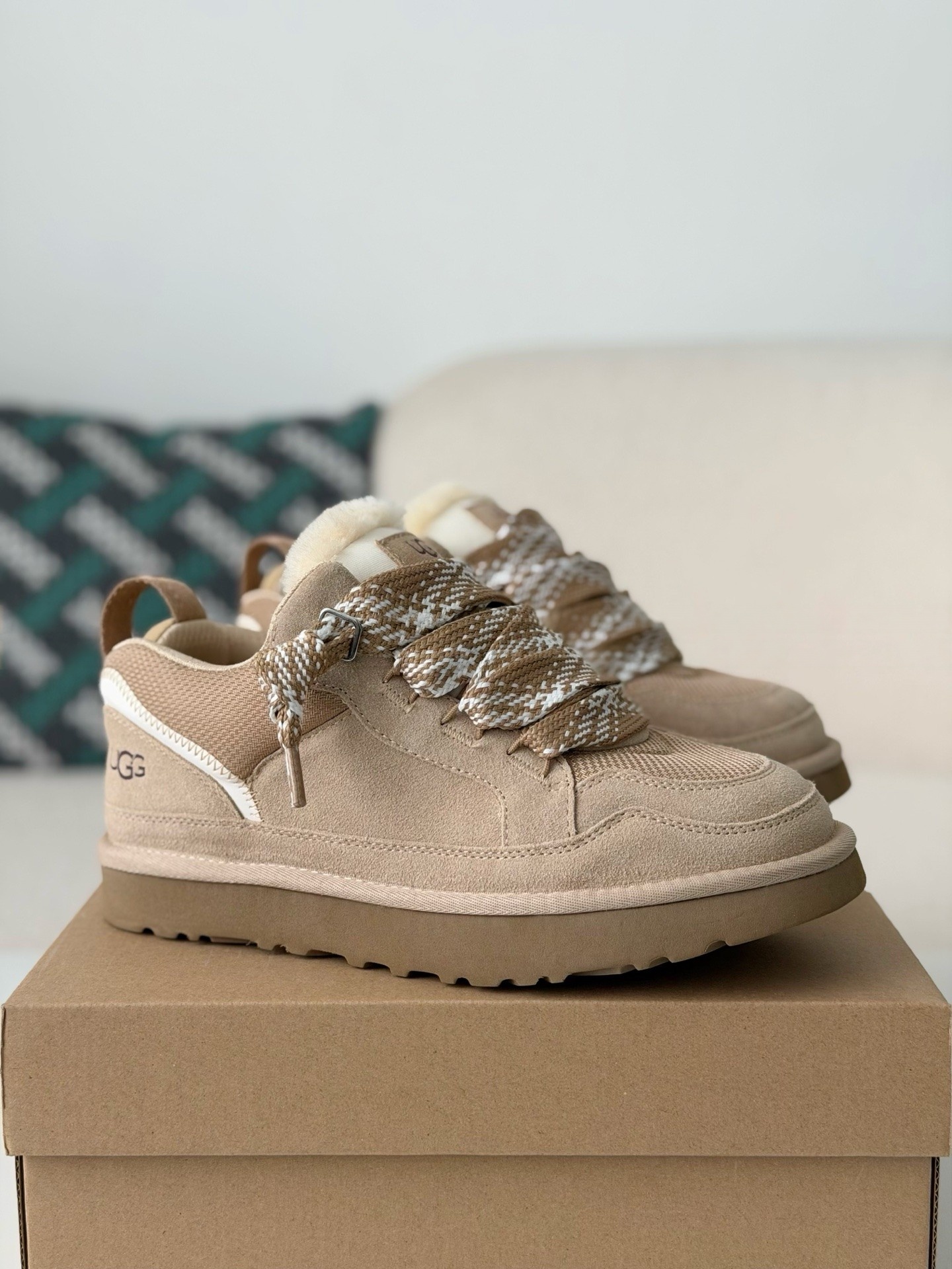 UGG Retro Platform Fleece Casual Shoes, Two-Tone Thick Laces Wool Collar Warm Low Top Sneakers