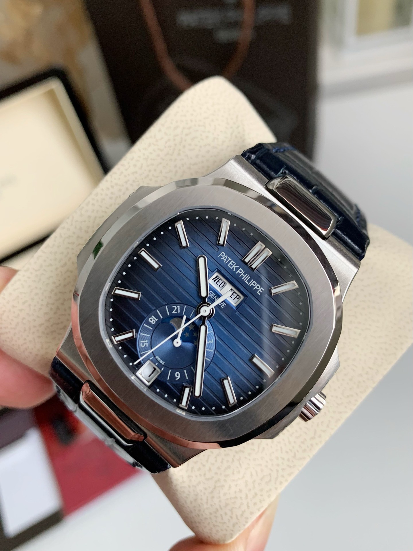 Patek Philippe Nautilus Men Automatic Watch, Blue Textured Dial Moon Phase Calendar, Dark Blue Crocodile‑Pattern Leather Strap Luxury Business Wristwatch