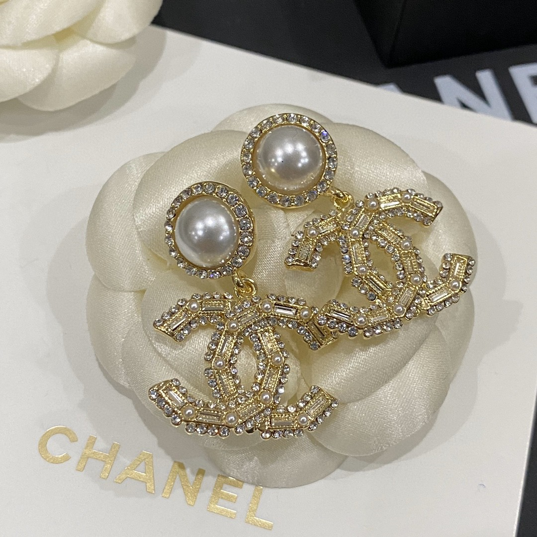 Chanel Pearl Metal Earrings