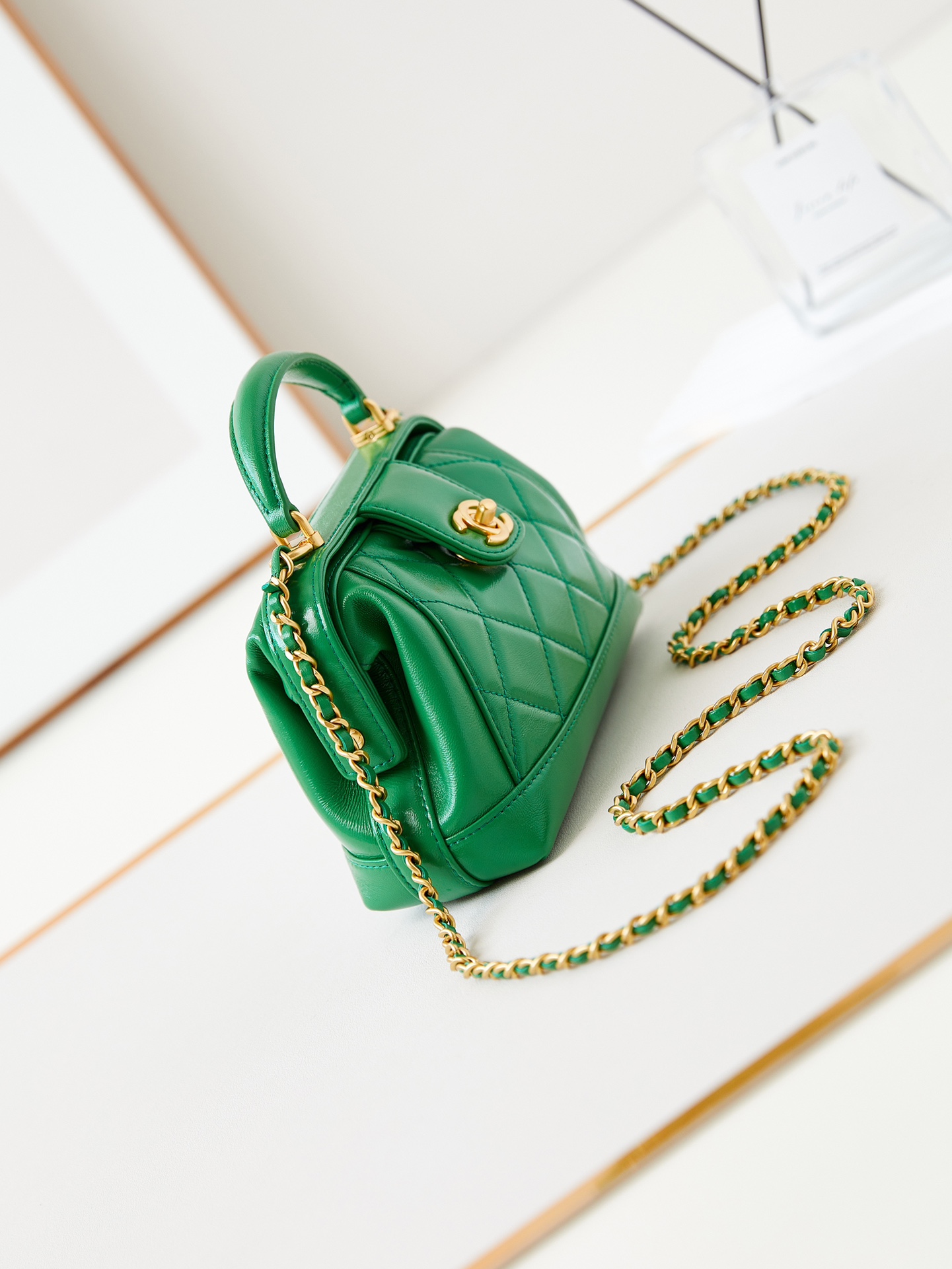 TOP CHANEL Top Handle Bag 12x18x7cm - Green