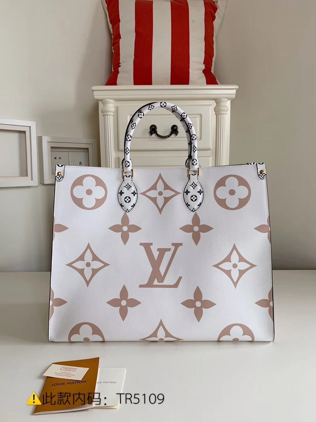 TOP Louis Vuitton LV On The Go GM Monogram 41x34x19cm -2 Colors