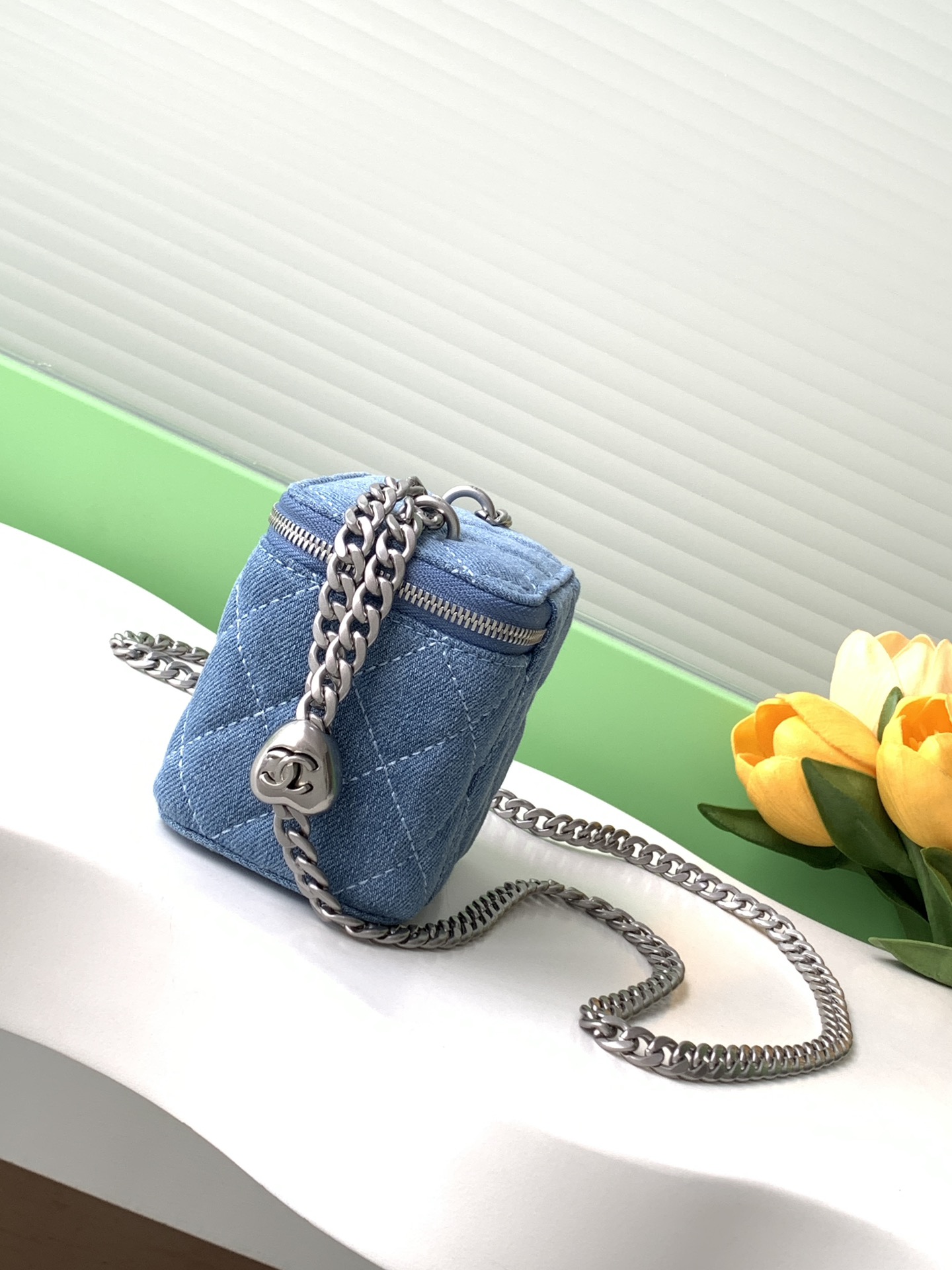 TOP CHANEL Vanity Case Denim with Heart Shape Adjustable Buckle 8.5x11x7cm/9.5x18x8cm - Blue