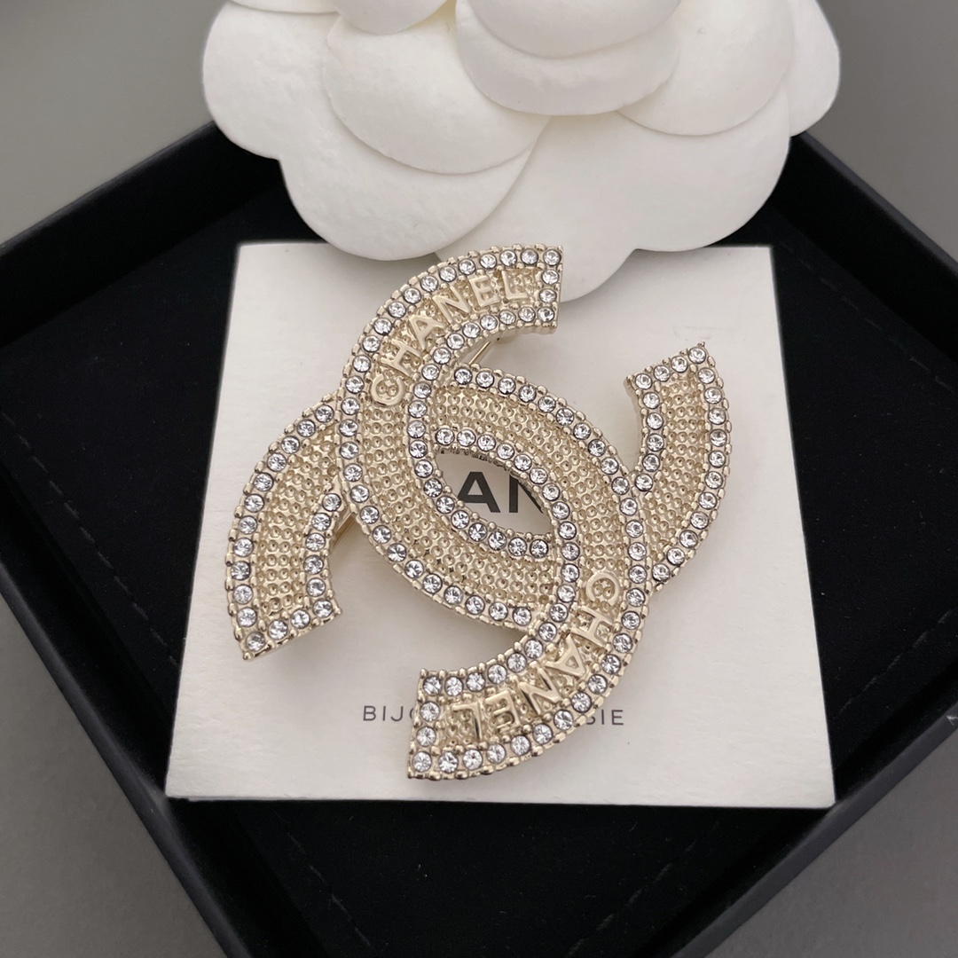 Top CHANEL Inspired Diamond Brooch - Light Gold