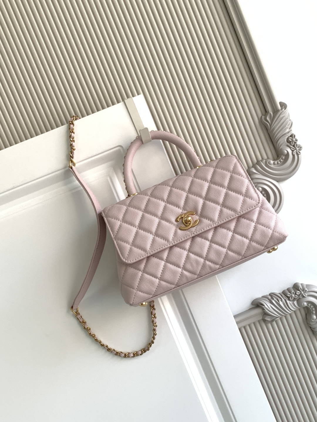 TOP CHANEL CoCo Handle Bag Carviar 23CM - 3 Colors & GHW