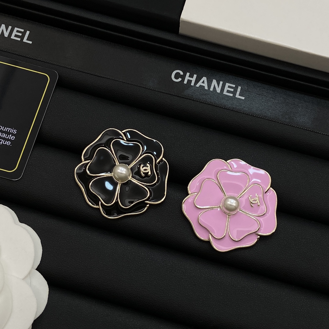 TOP CHANEL CC Brooch - 2 Colors