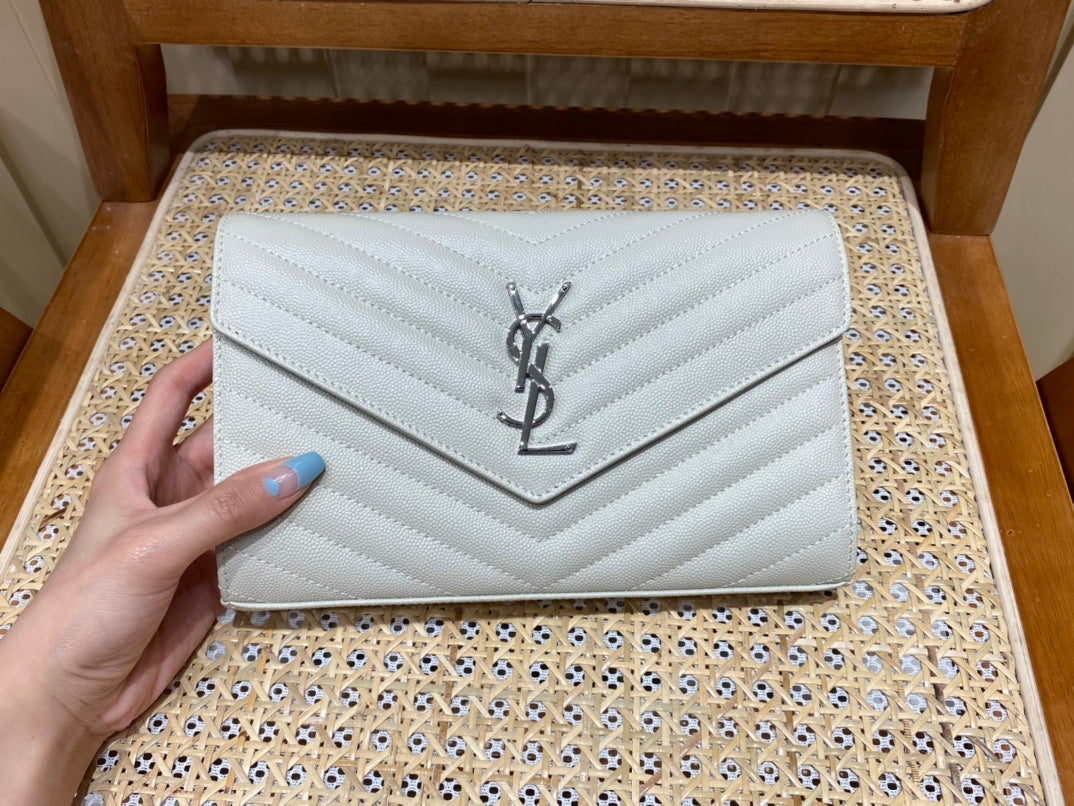 TOP Yves Saint Laurent YSL Woc Matelasse Medium Bag - White SHW