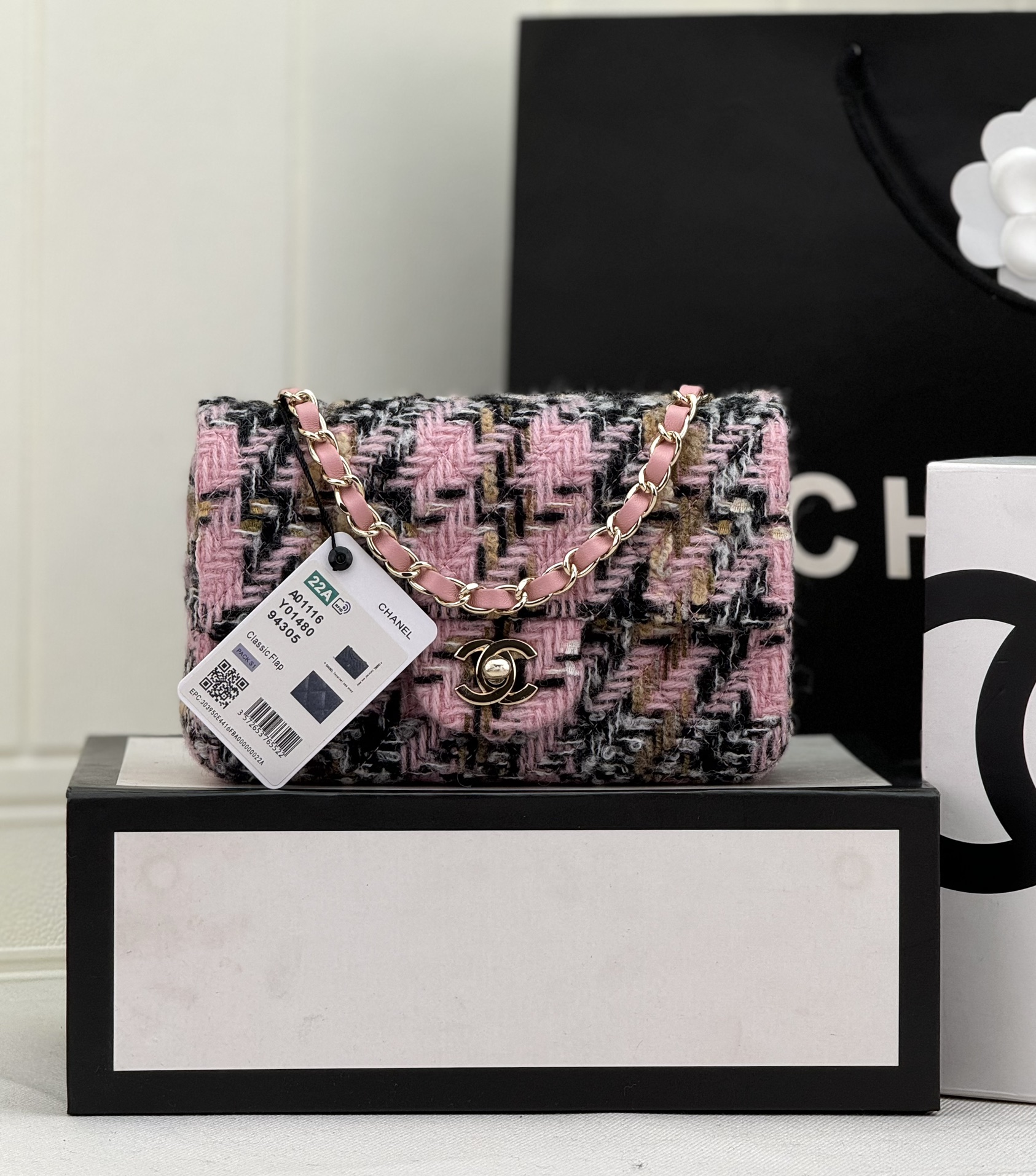 TOP CHANEL Wool Tweed Flap Bag 20cm/25cm - Pink and Black