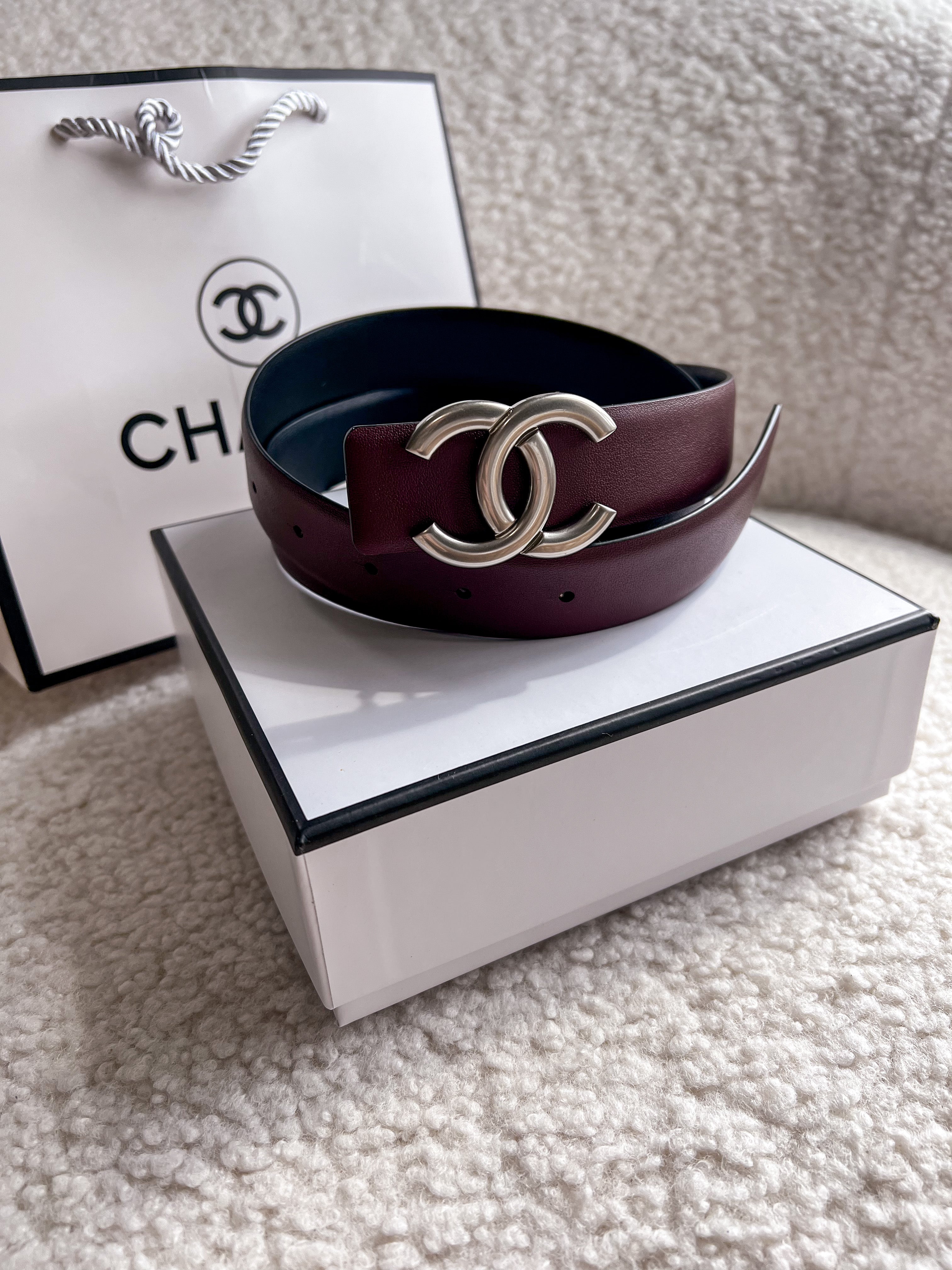TOP CHANEL Belt Vintage Reversible - Black and Burgundy