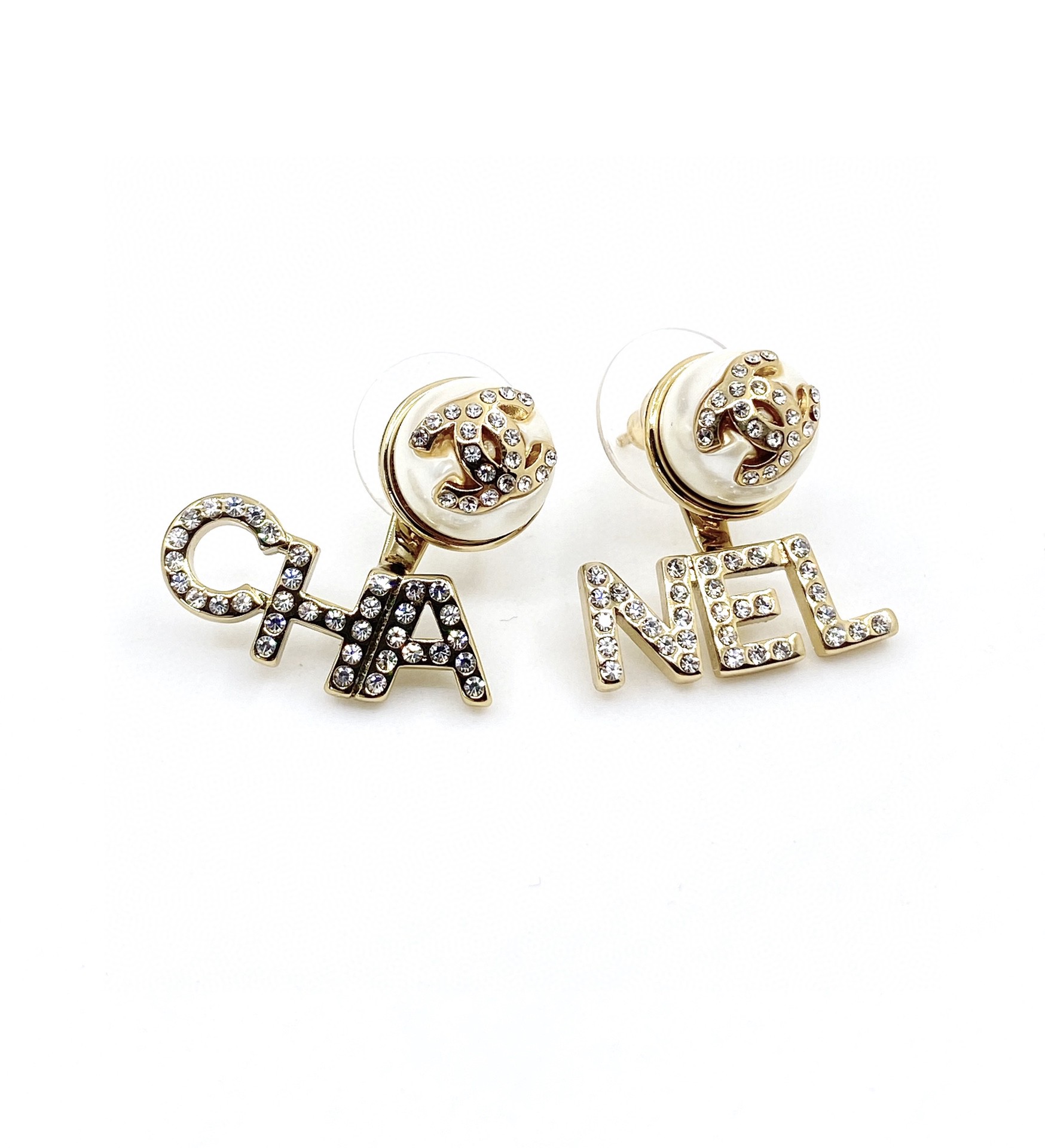 TOP CHANEL Diamond Logo Pearl Letter Stud Earrings