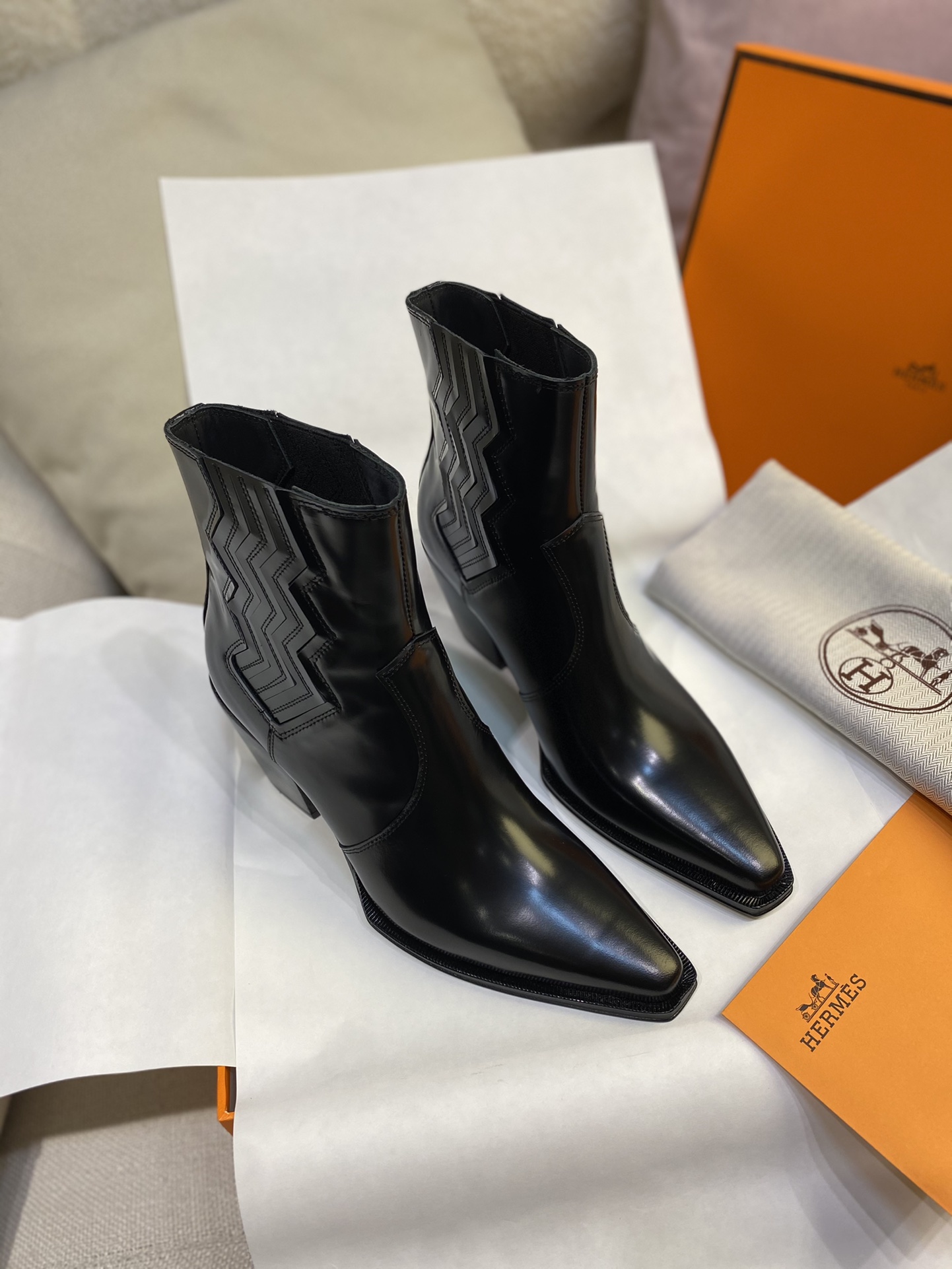 TOP HERMES 7cm High Heel Cowhide Boots - 2 Colors