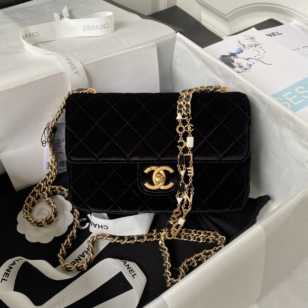 TOP CHANEL 𝟮𝟮 New Style Velvet  Bag 20.5*17*6.5cm - Black
