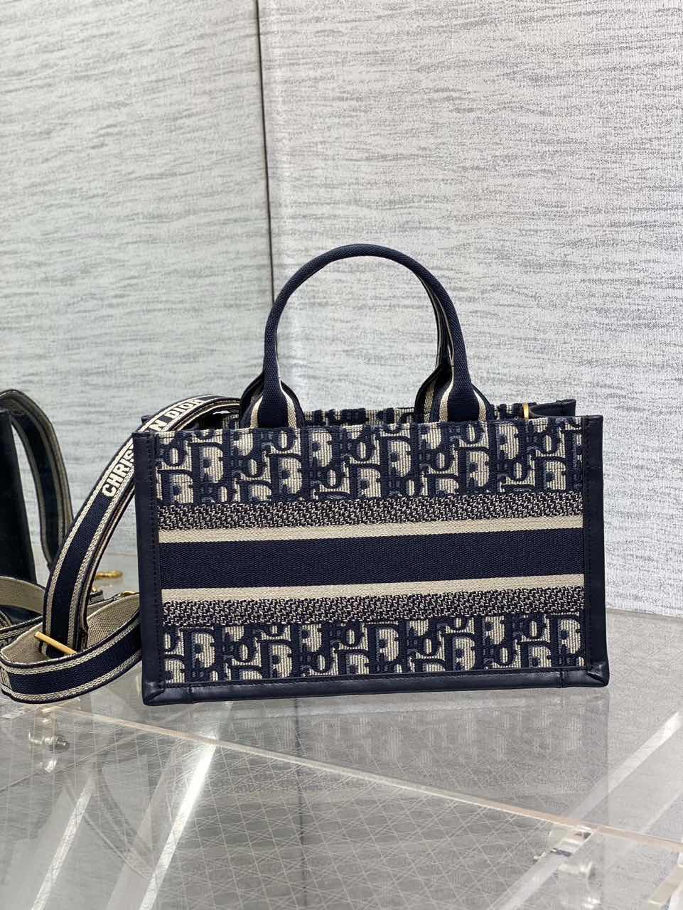 TOP Christian Dior Book Tote Bag  27x14×11cm with Blue Print Embroidery