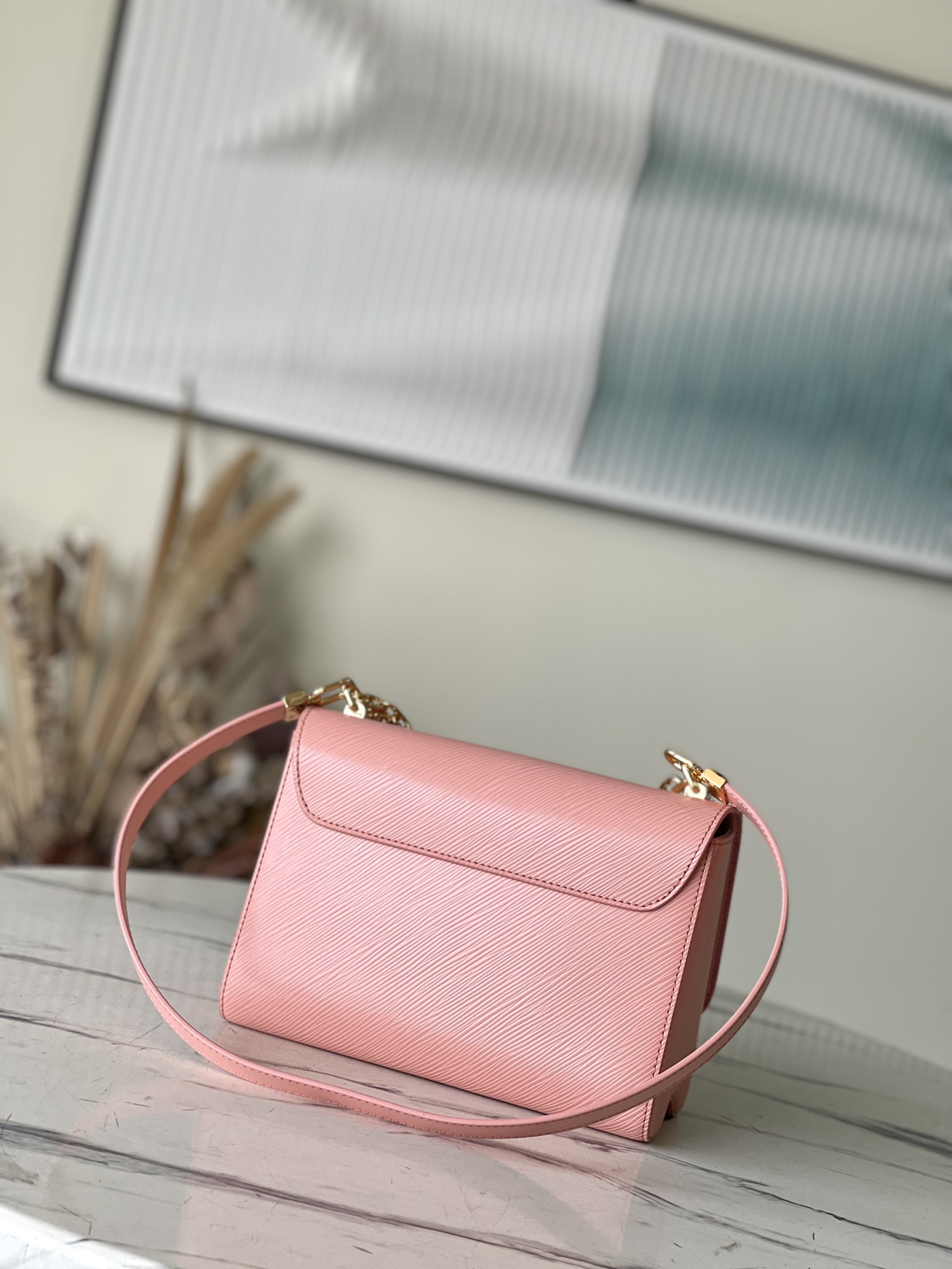 Louis Vuitton Twist MM M21605