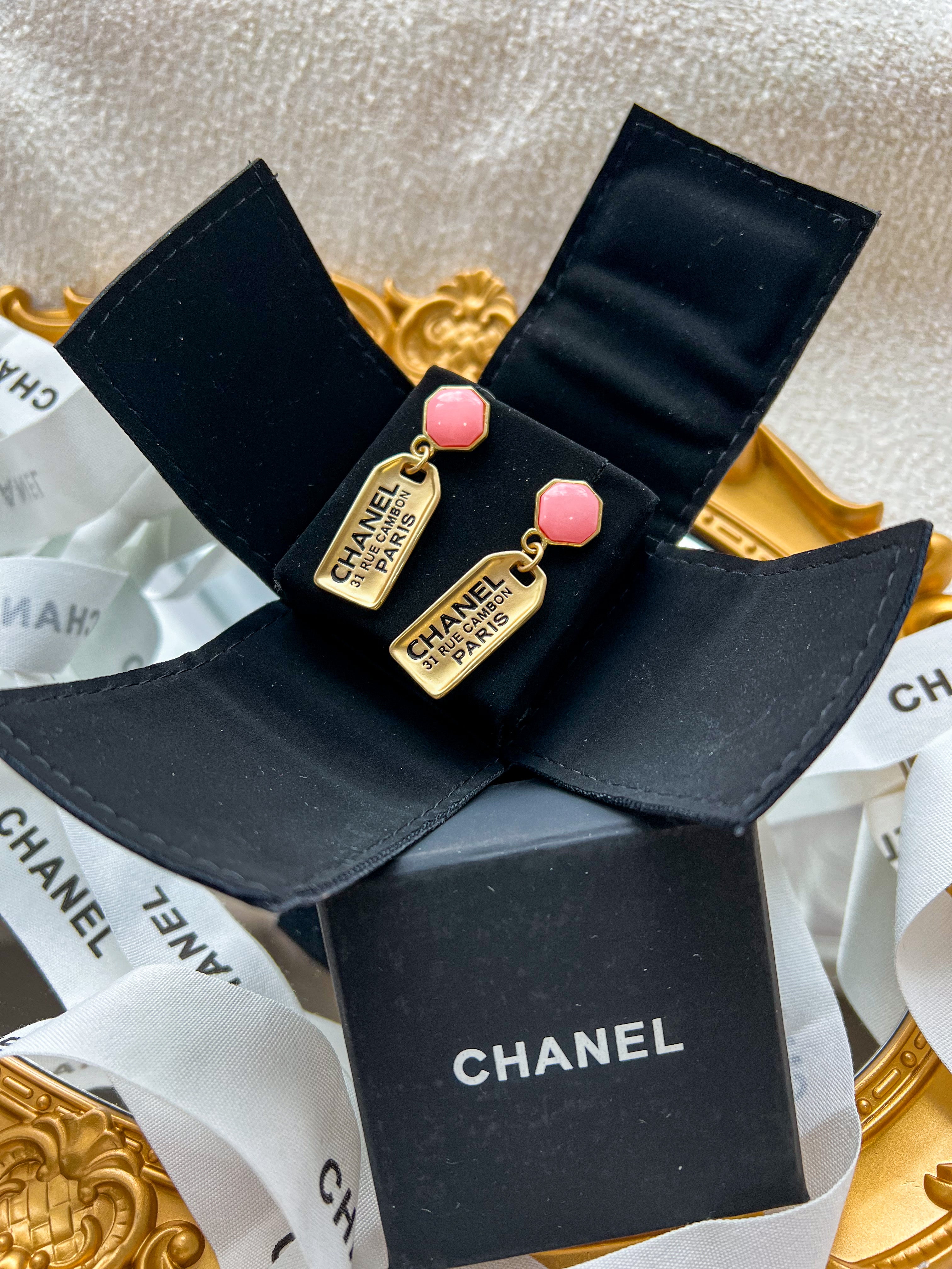 TOP CHANEL Rue De Cambon Dangle Earrings - Pink Gold