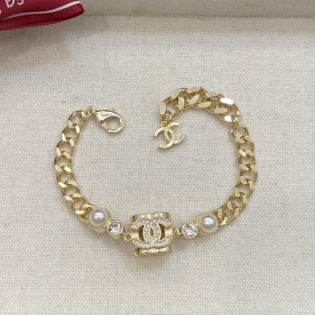 TOP CHANEL Bracelet - Gold