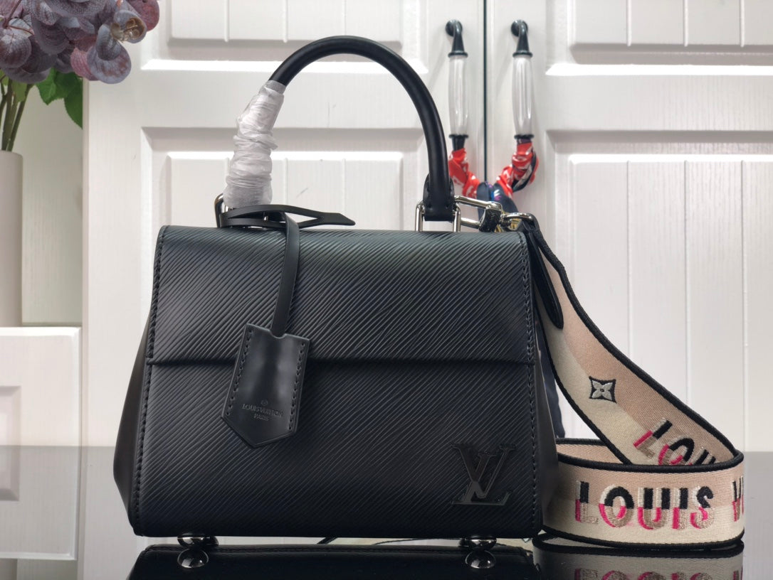 TOP Louis Vuitton LV Cluny Epi Leather 20 x 16 x 7.5 cm- Black