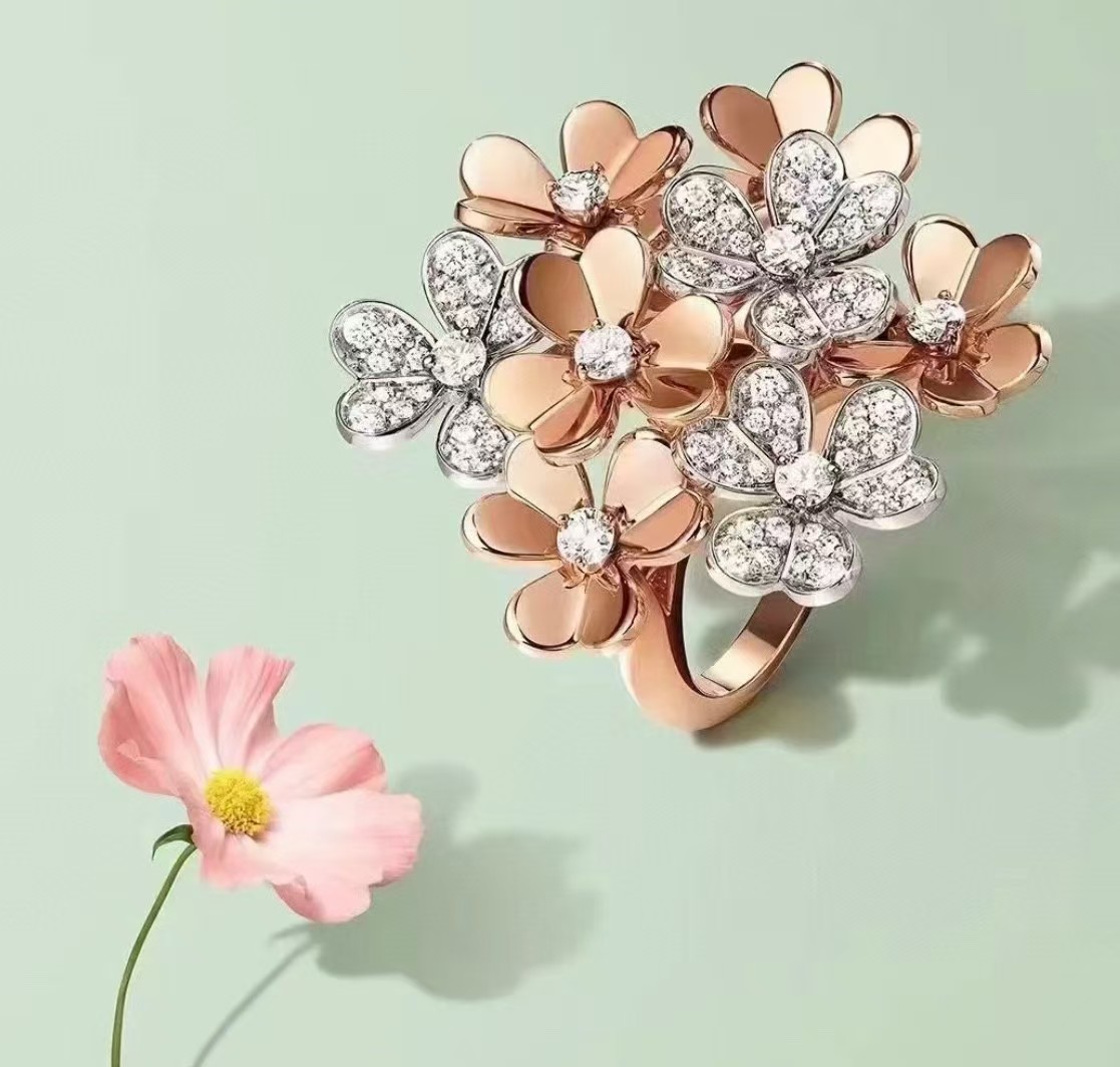 TOP Van Cleef & Arpels Diamond Breeze Ring