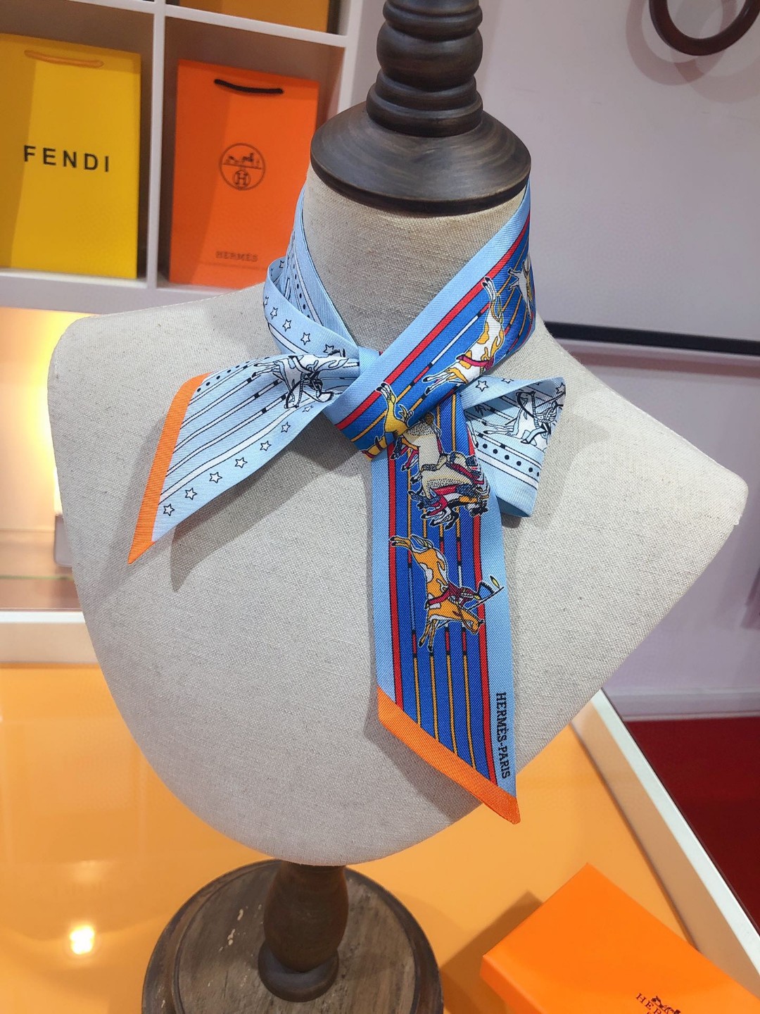 TOP HERMES Chef Pawnee Twilly Scarf 86 x 5 cm - 4 Colours