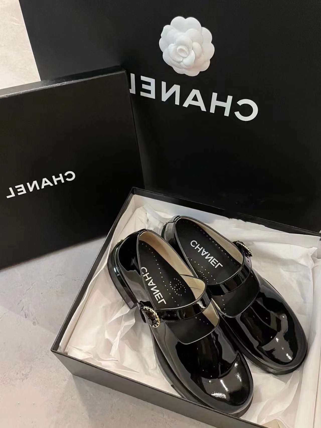 TOP CHANEL Classic Maryzhen Shoes - Black
