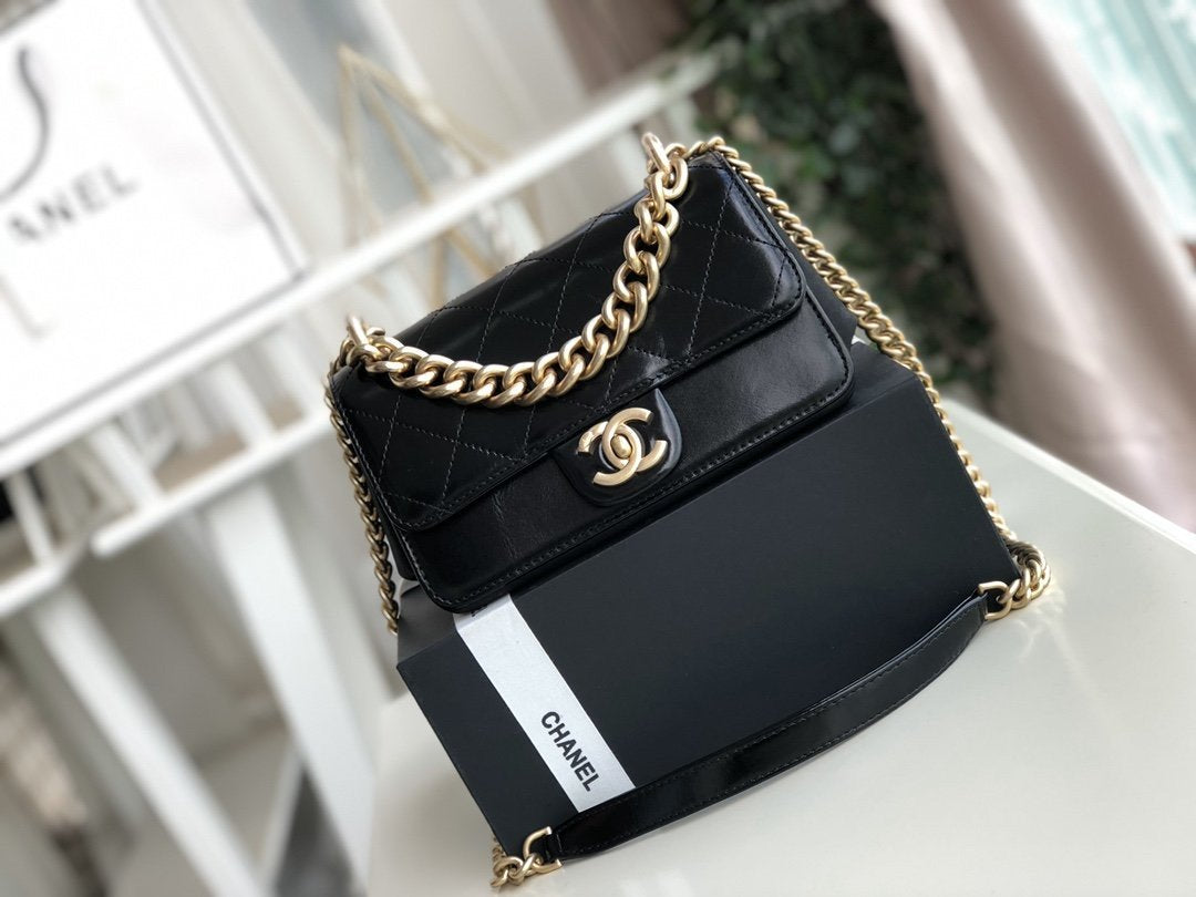 TOP CHANEL Classic Flab Bag Straight Lined Aged Lambskin Mini 20cm - Black & GHW