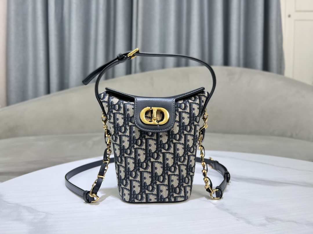 Top Christian Dior Cowhide 30 Montaigne Mini Chain Bucket Bag - 17x18x8cm