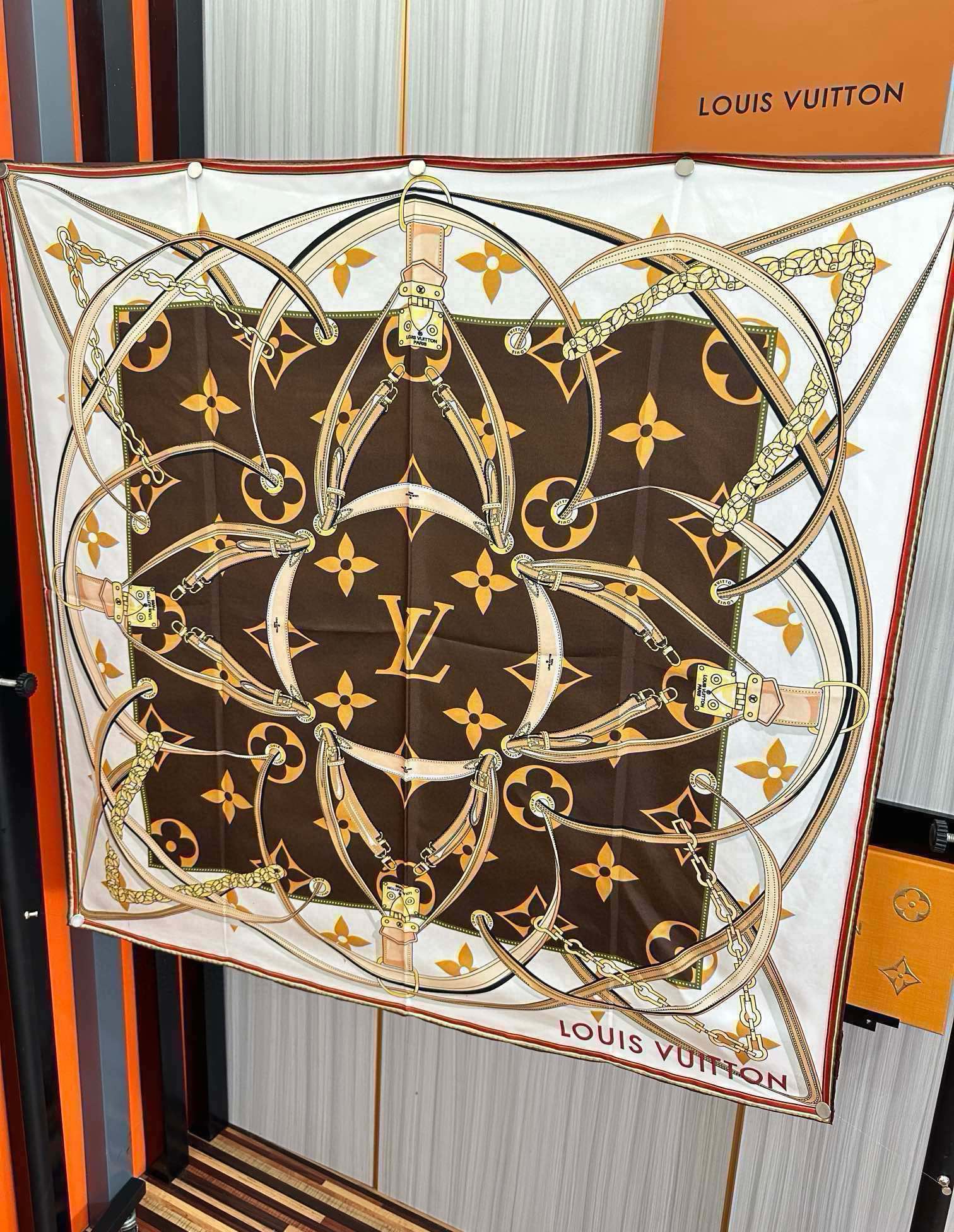 TOP Louis Vuitton LV Silk Square Scarf 90*90cm - 2 Color